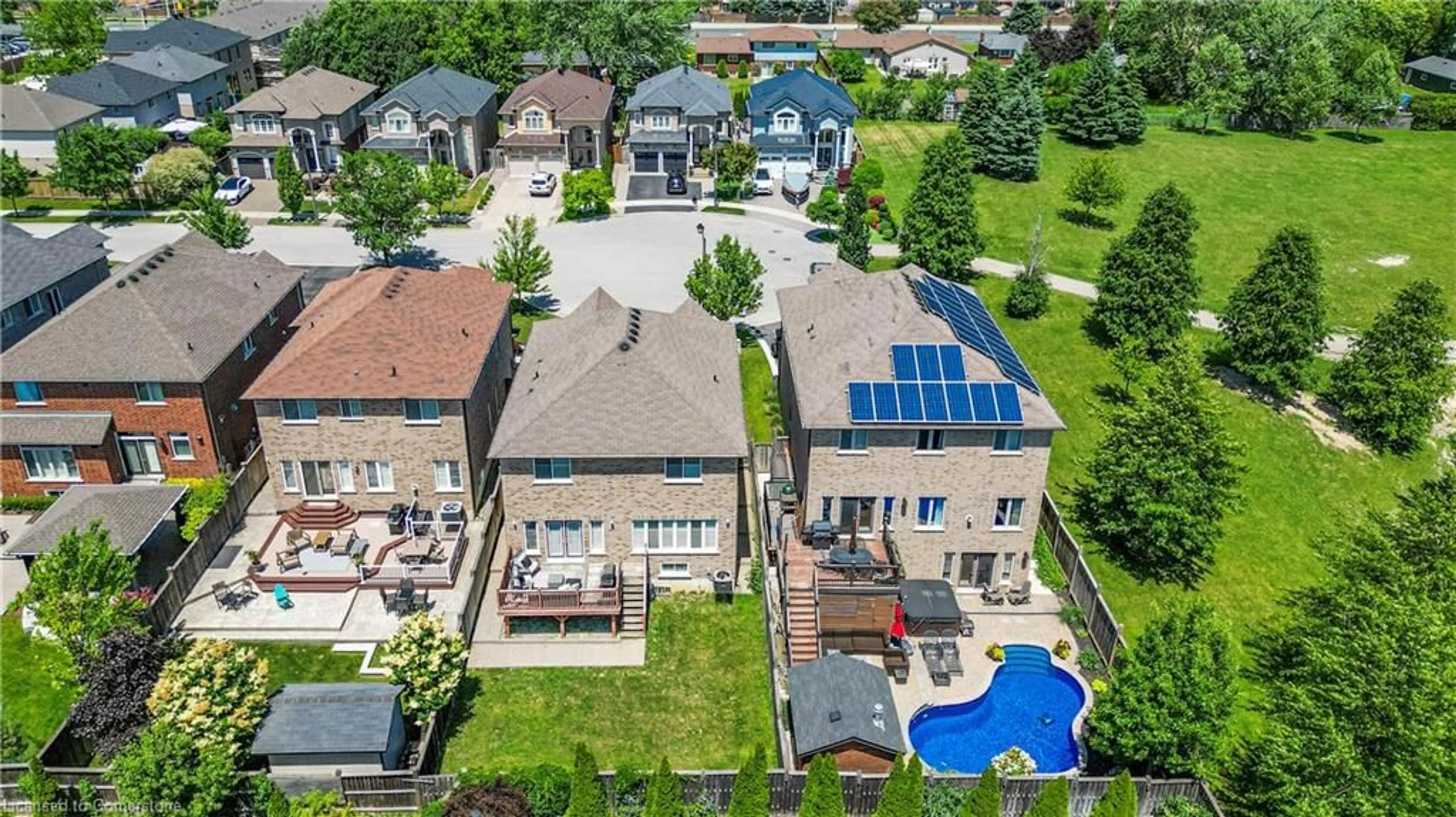 A pic from outside/outdoor area/front of a property/back of a property/a pic from drone, unknown for 24 Mona Lisa Crt, Hamilton Ontario L9B 0C5