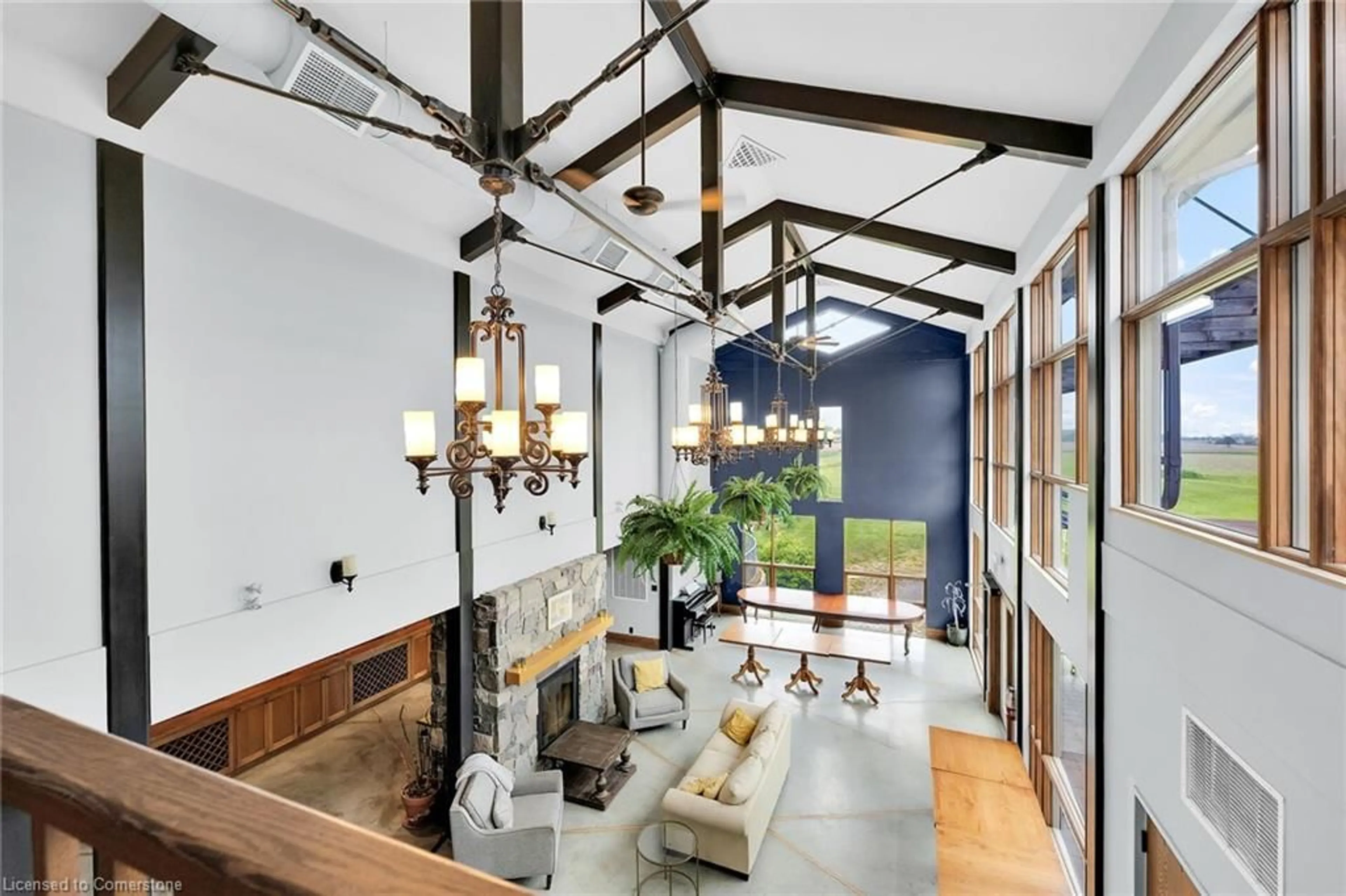 Indoor foyer for 3749 Walker Rd, Lincoln Ontario L0R 1B2