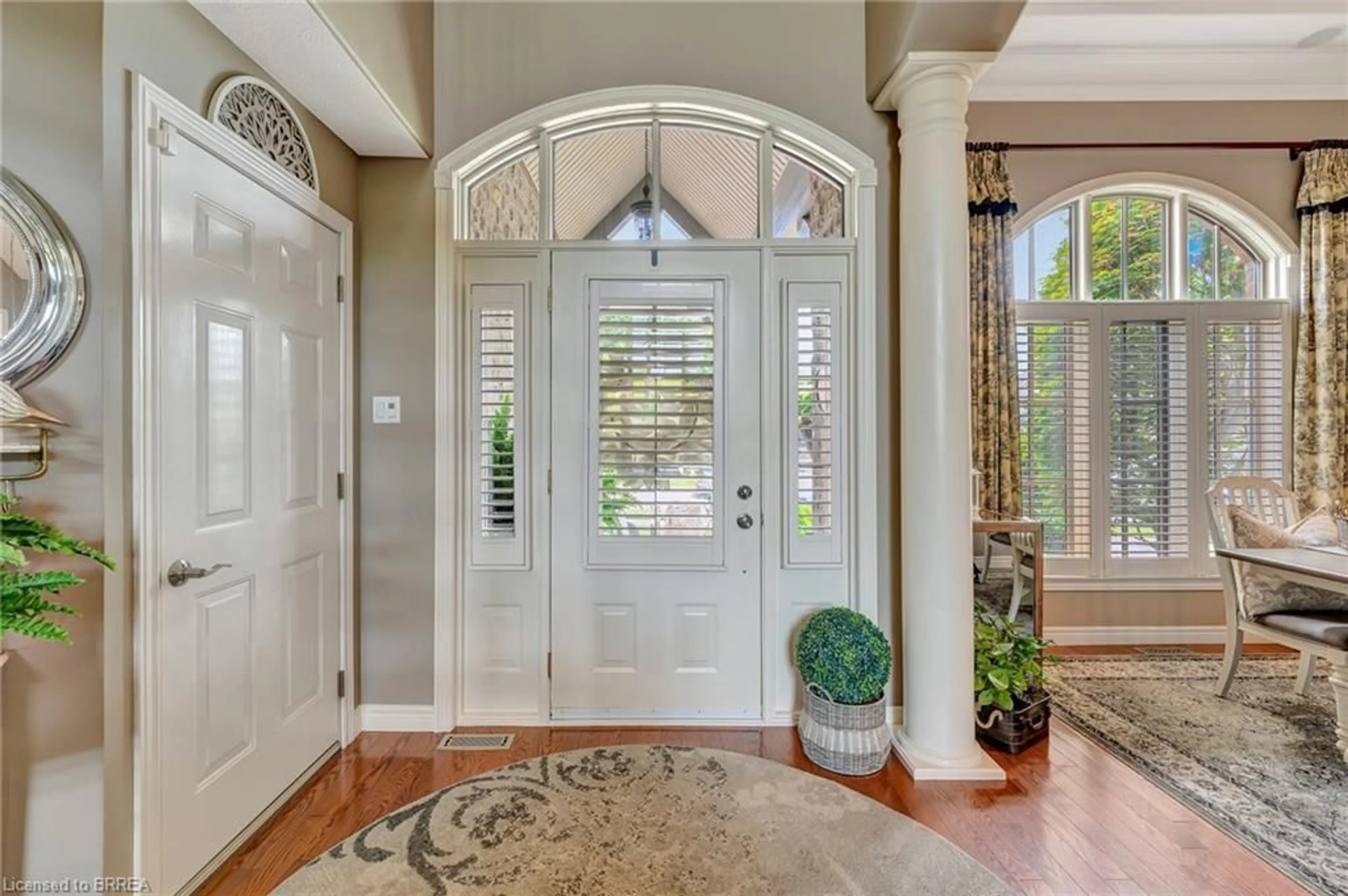 Indoor entryway for 4 Macdonald Cres, Brantford Ontario N3R 8B2