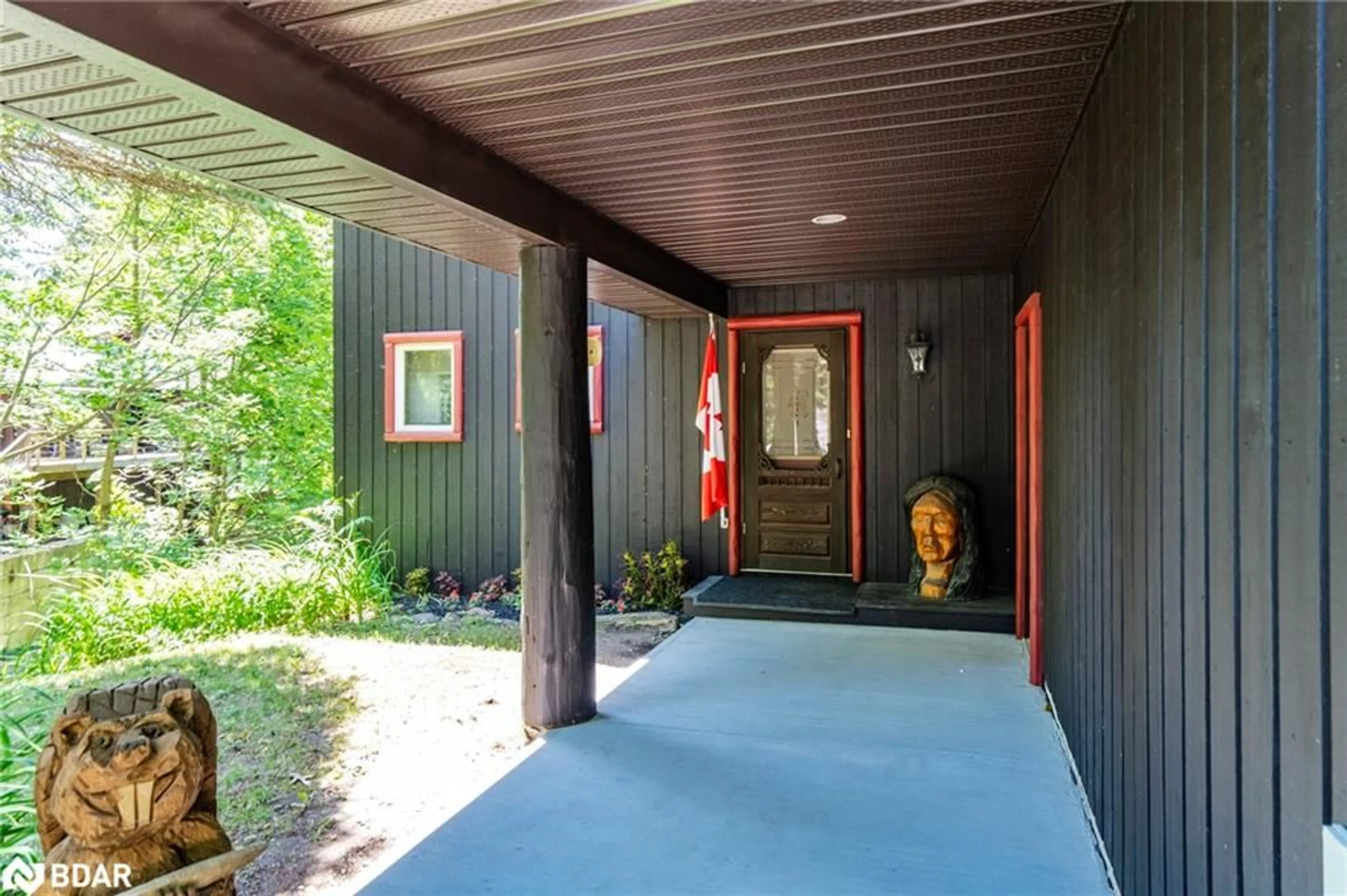 Indoor entryway for 25 Cathedral Pines Rd, Barrie Ontario L4M 4Y8