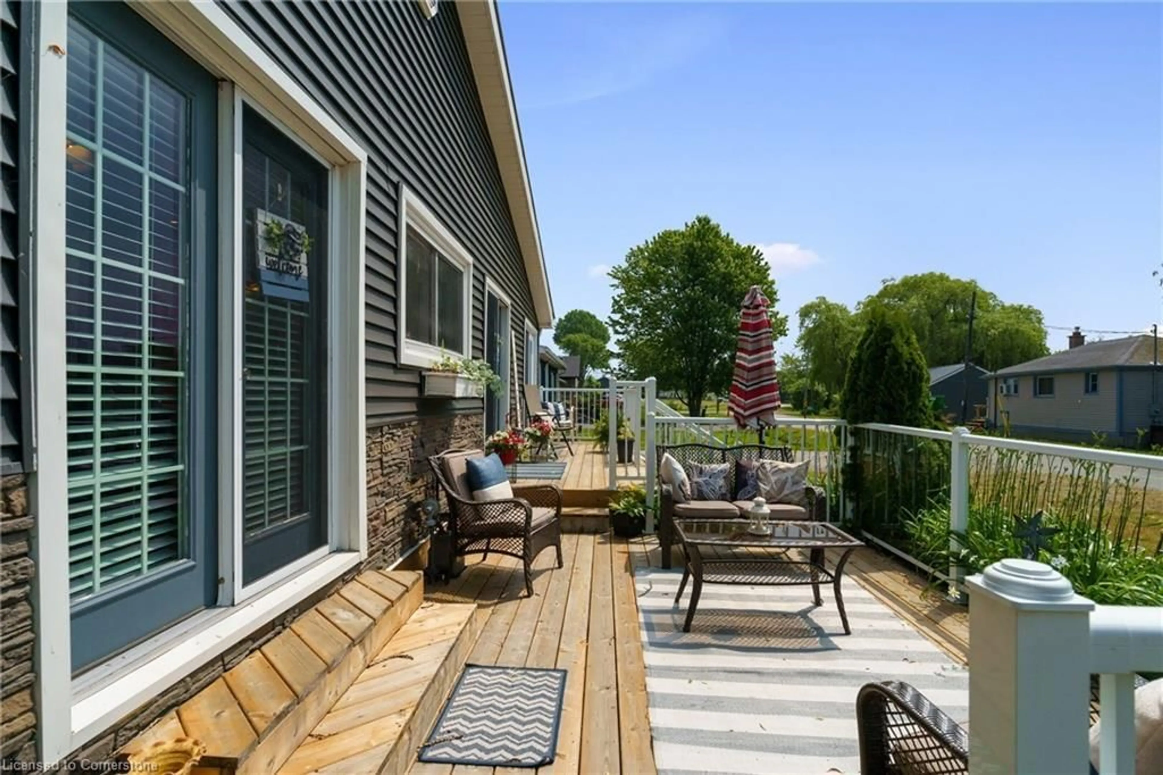 Patio, water/lake/river/ocean view for 87 Lakeshore Rd, Selkirk Ontario N0A 1N3