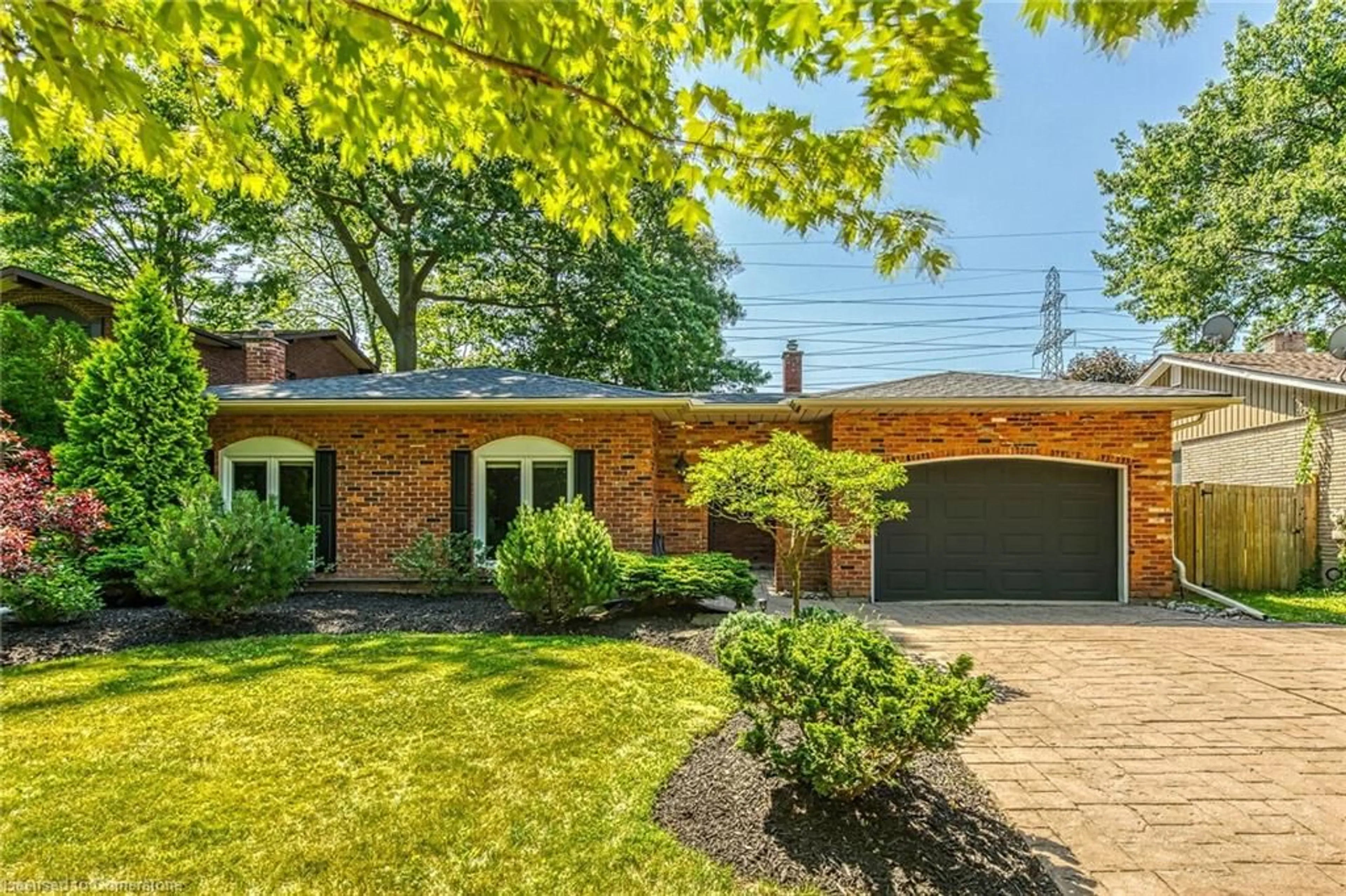 Home with brick exterior material, street for 6678 Dellpark Dr, Niagara Falls Ontario L2J 2B8
