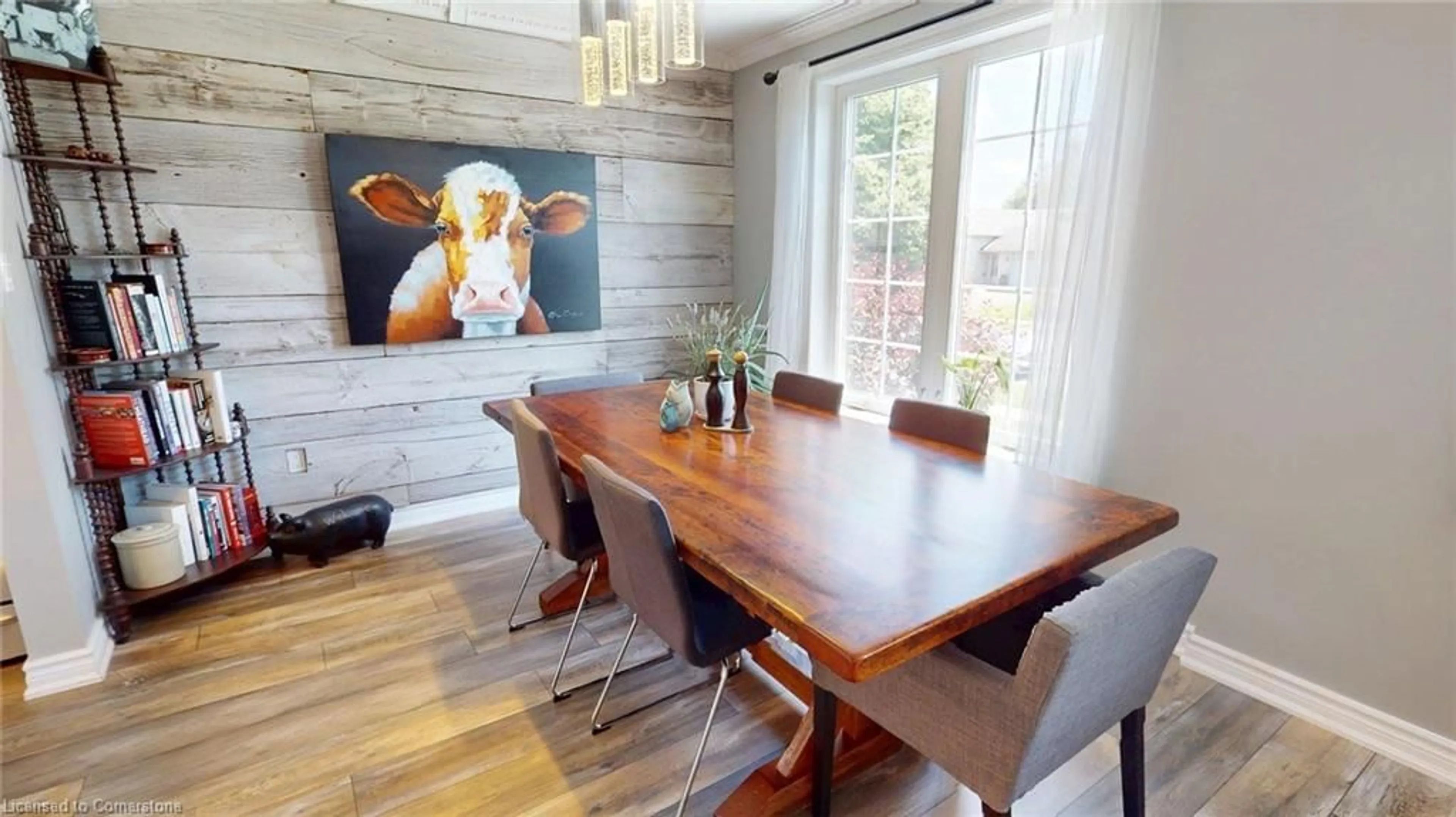 Dining room, wood/laminate floor for 31 Windsor Dr, St. George Ontario N0E 1N0