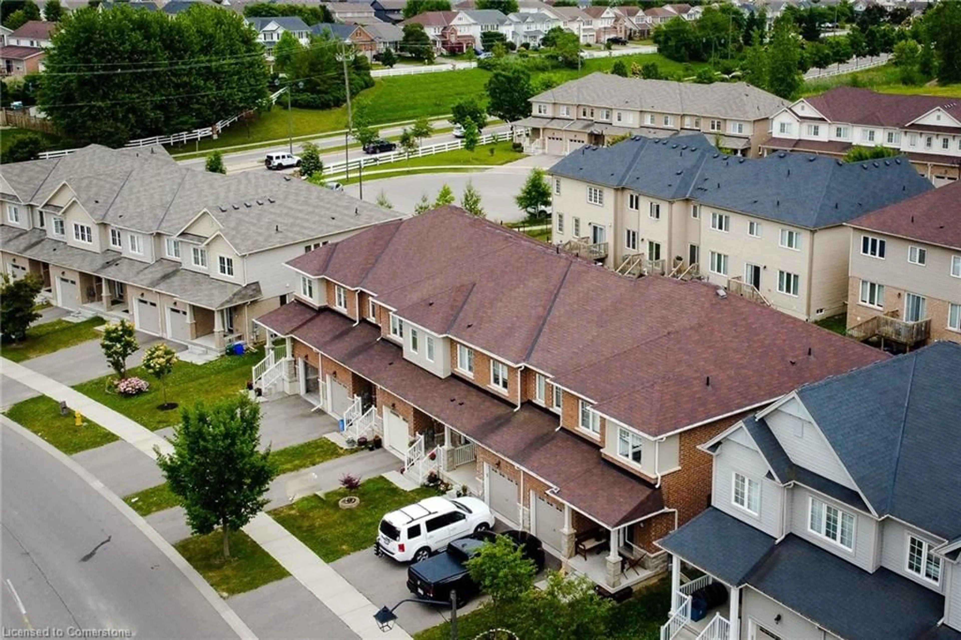 A pic from outside/outdoor area/front of a property/back of a property/a pic from drone, unknown for 15 Longboat Run West, Brantford Ontario N3T 0P3