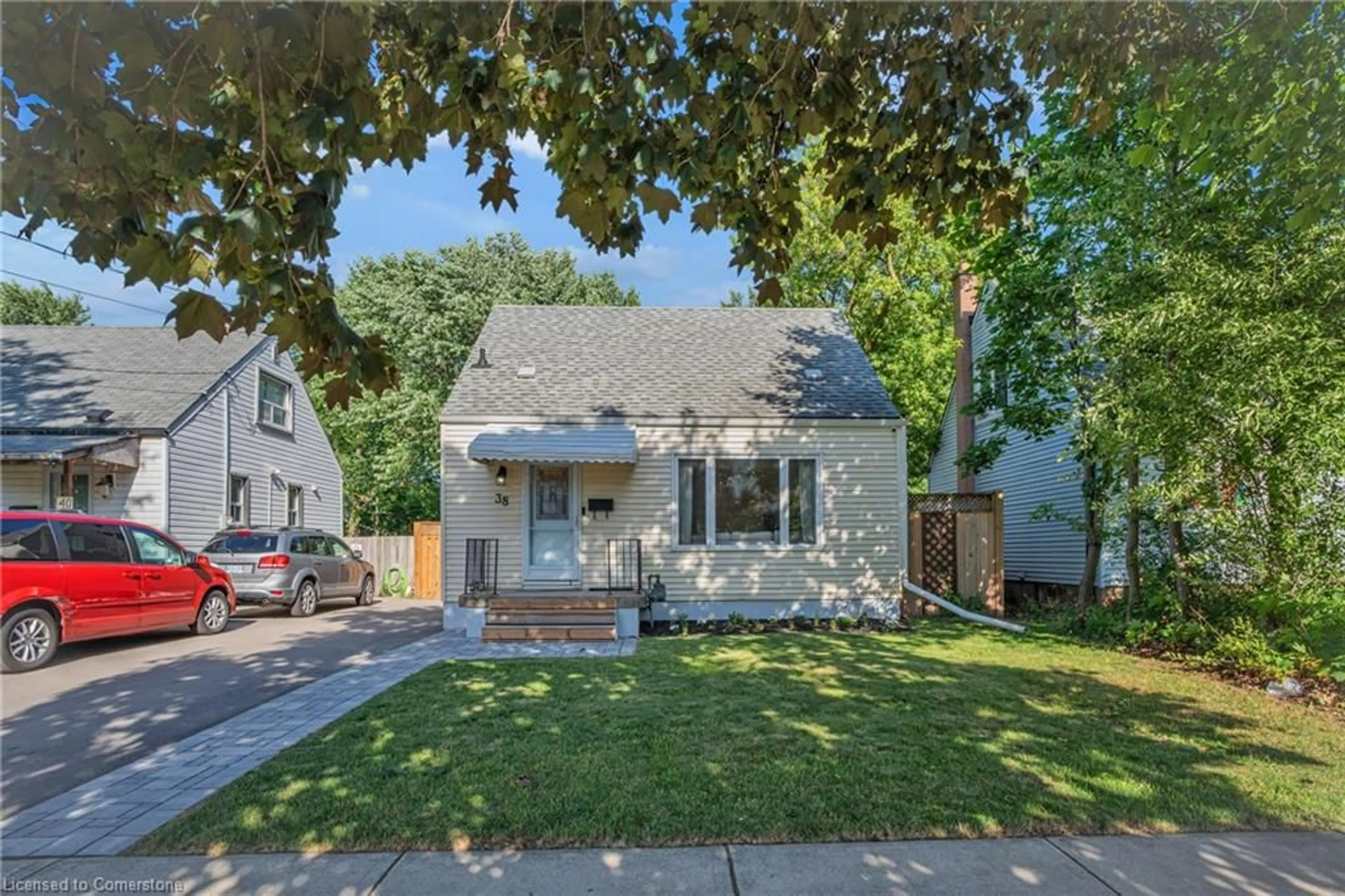 Home with vinyl exterior material, street for 38 Eastvale Pl, Hamilton Ontario L8H 1P1