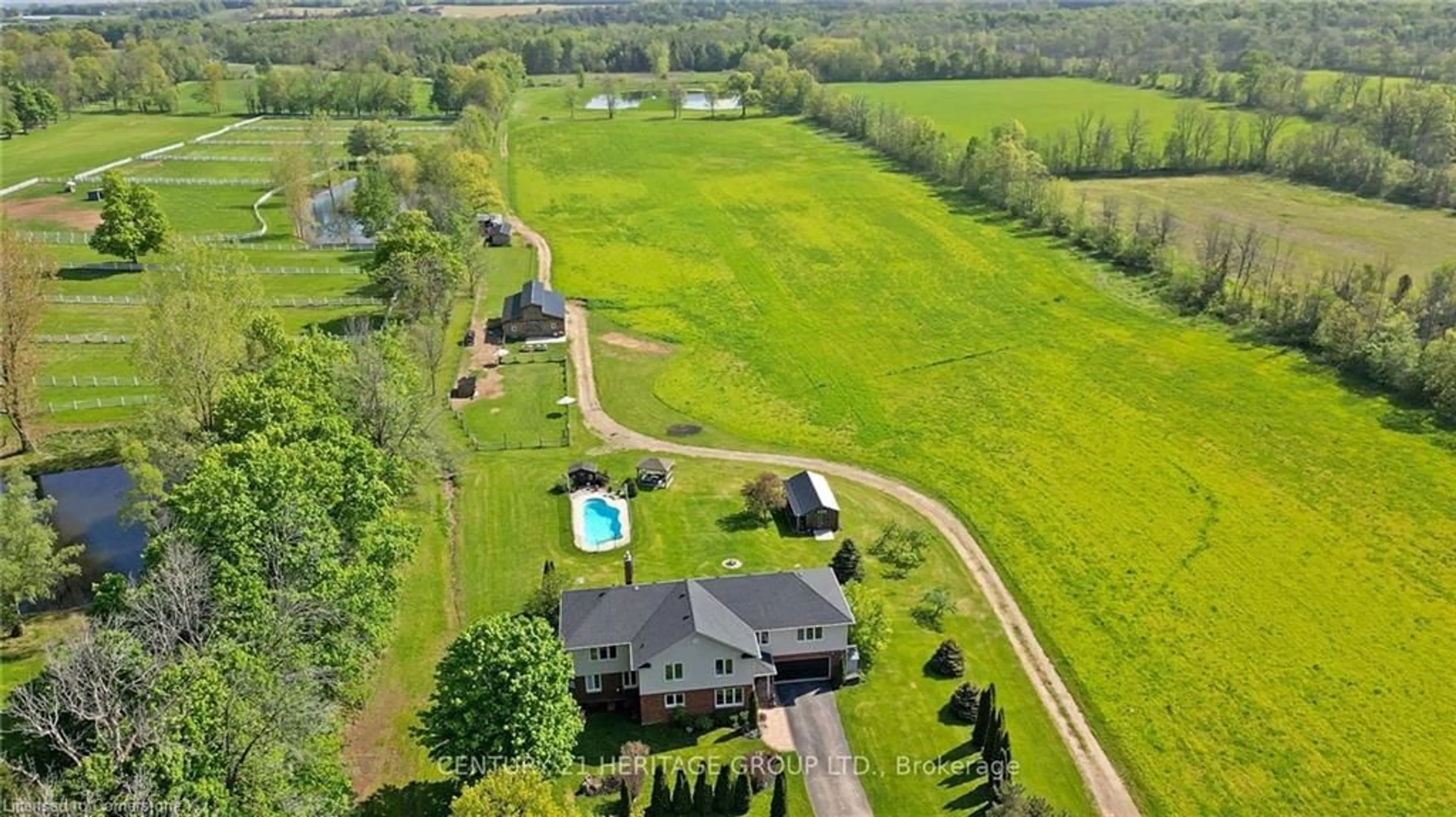 A pic from outside/outdoor area/front of a property/back of a property/a pic from drone, water/lake/river/ocean view for 5489 Milburough Line, Burlington Ontario L7P 0C6