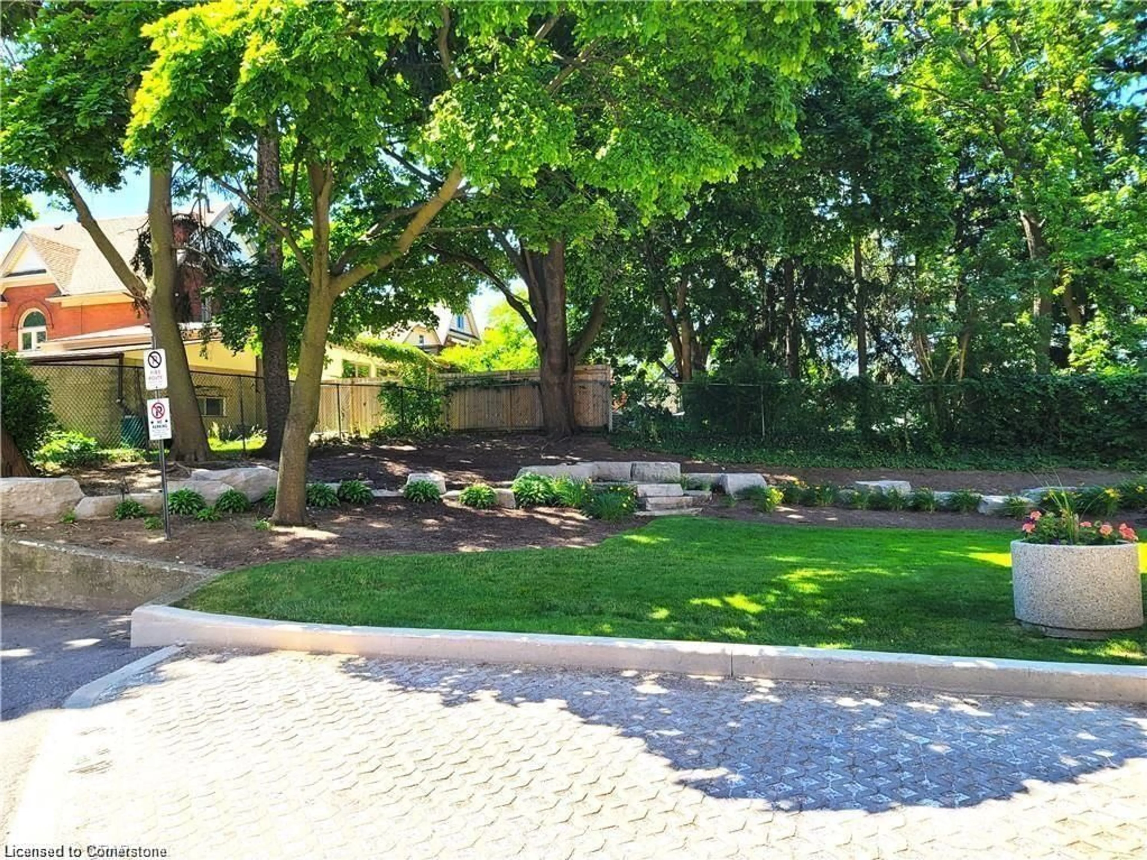 A pic from outside/outdoor area/front of a property/back of a property/a pic from drone, street for 81 Church St #1602, Kitchener Ontario N2E 4M1