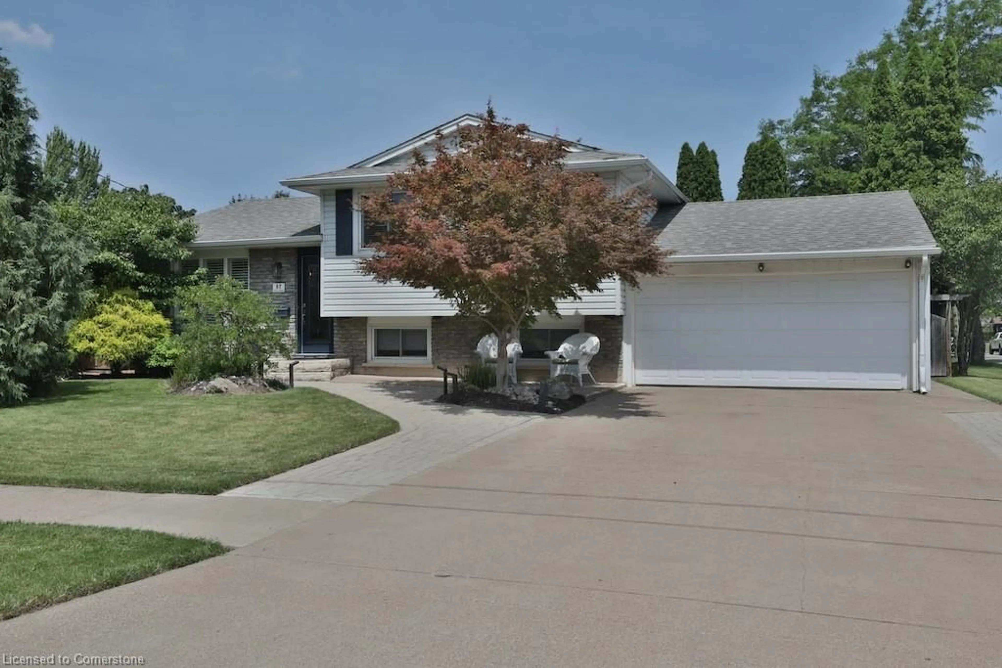 Home with vinyl exterior material, street for 87 Cecil St, St. Catharines Ontario L2N 4B3