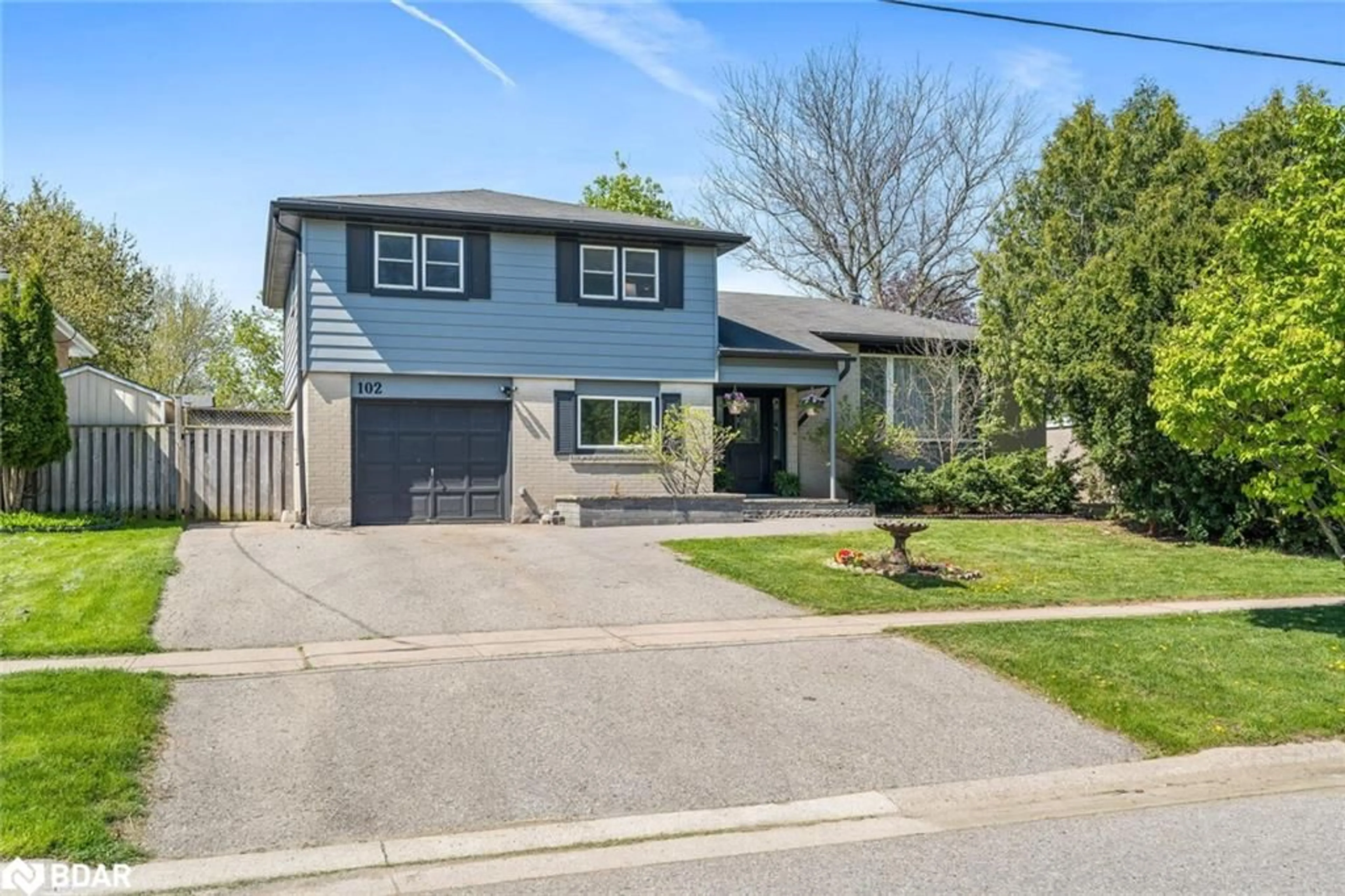 Unknown for 102 Moore Park Cres, Georgetown Ontario L7G 2T4