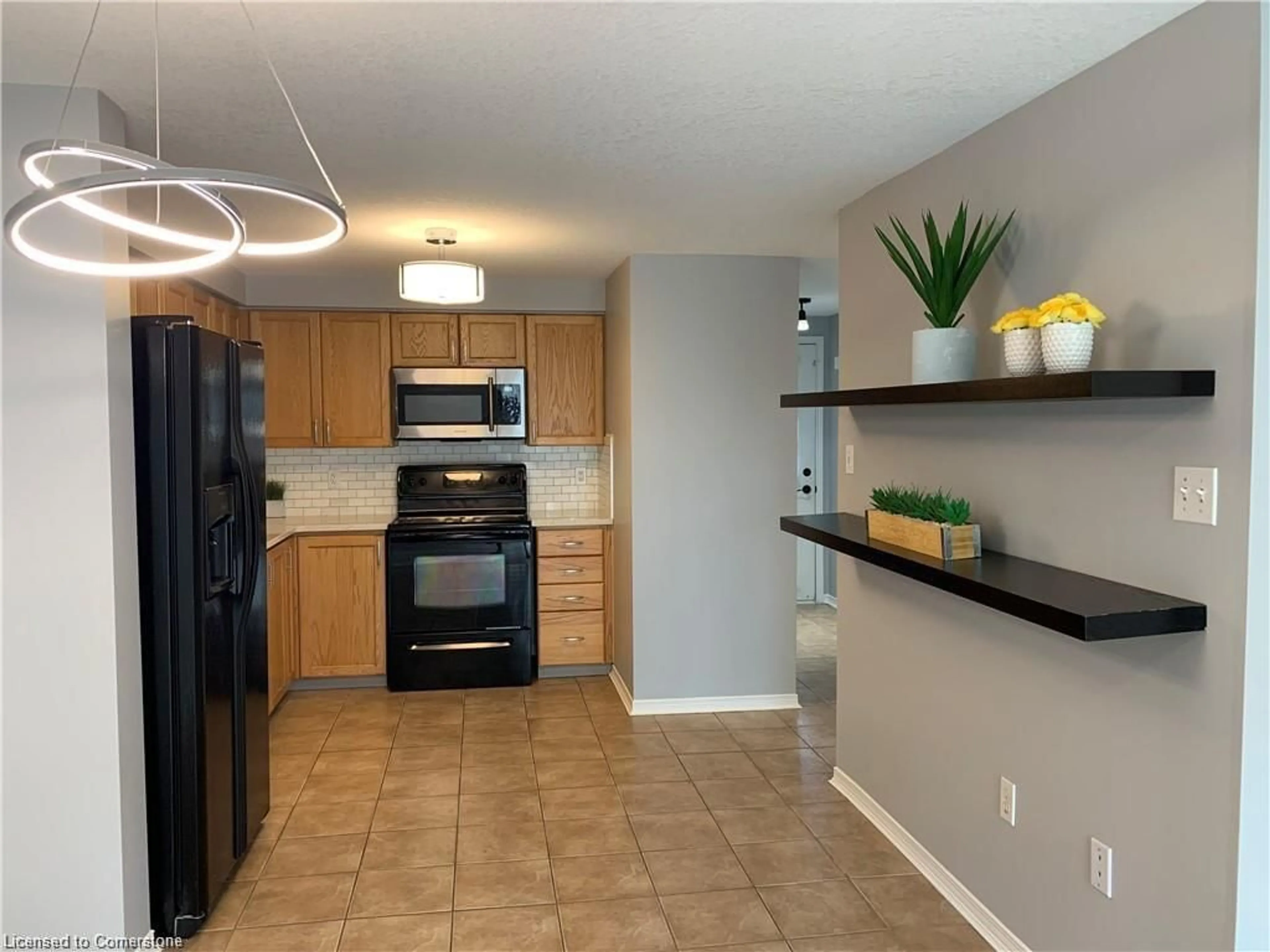 Standard kitchen, ceramic/tile floor for 29 Max Becker St, Kitchener Ontario N2E 3V7