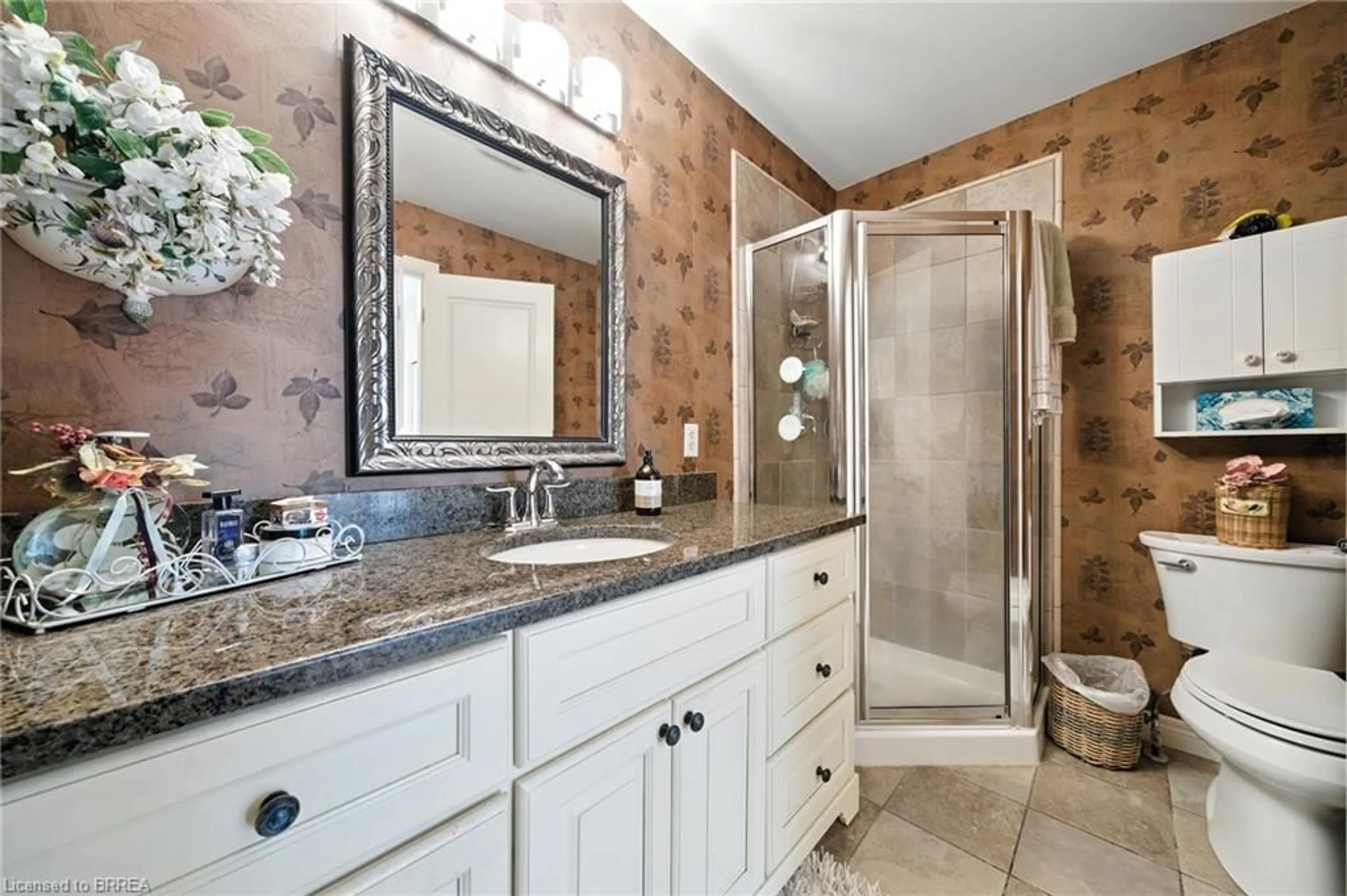 Standard bathroom, ceramic/tile floor for 655 Park Rd #25, Brantford Ontario N3R 0A2