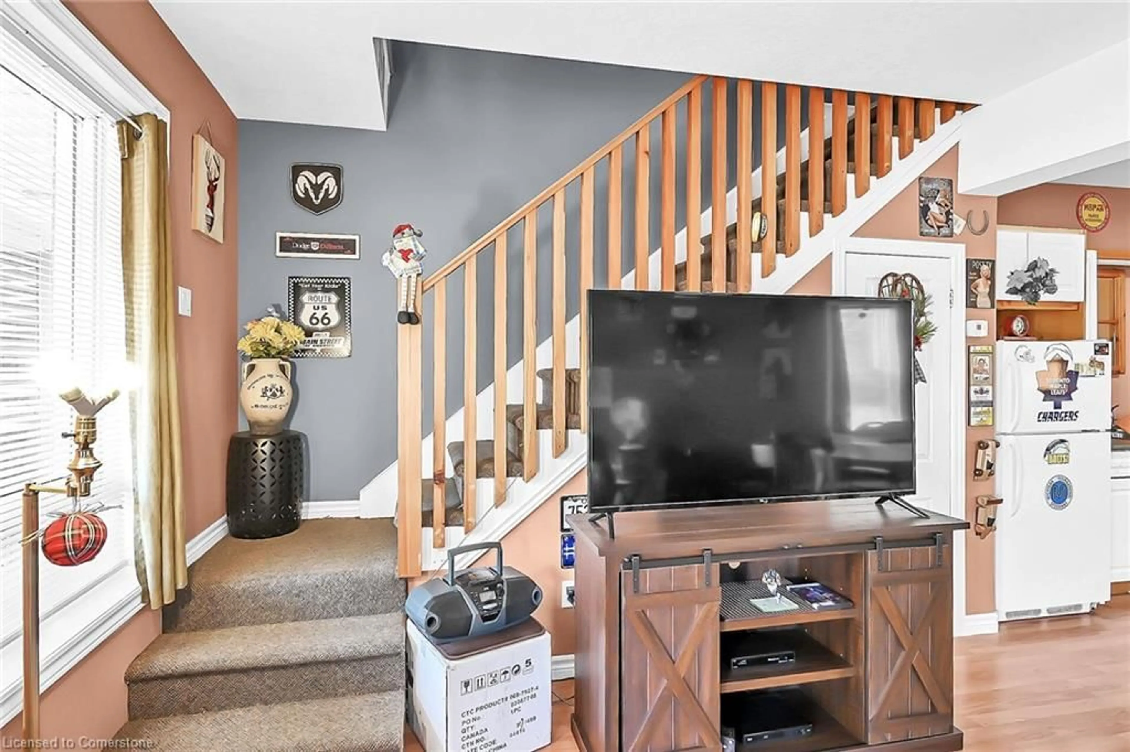 Indoor entryway for 129 Lynden Rd, Lynden Ontario L0R 1T0