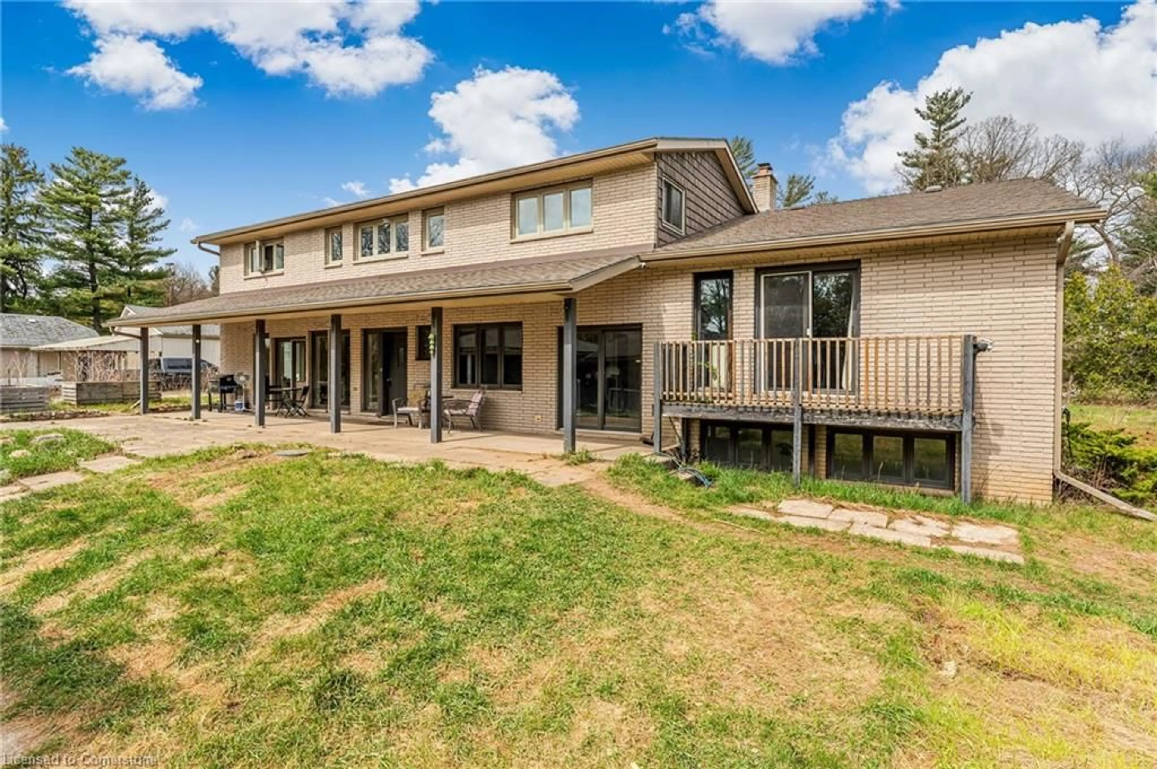Patio, unknown for 47 Highway 59, Delhi Ontario N4B 2W5