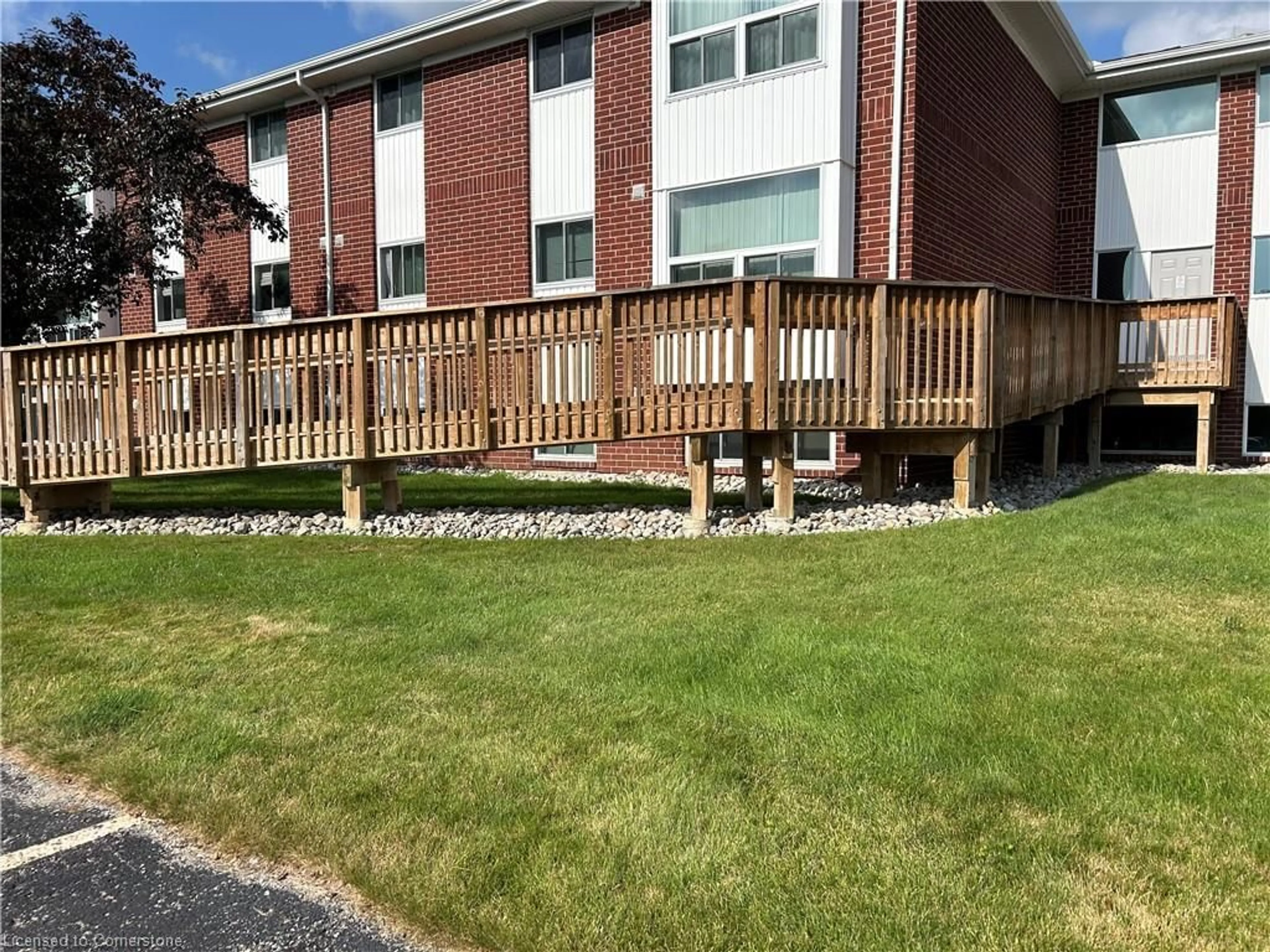 Patio, unknown for 60 Donly Dr #310, Simcoe Ontario N3Y 5K3