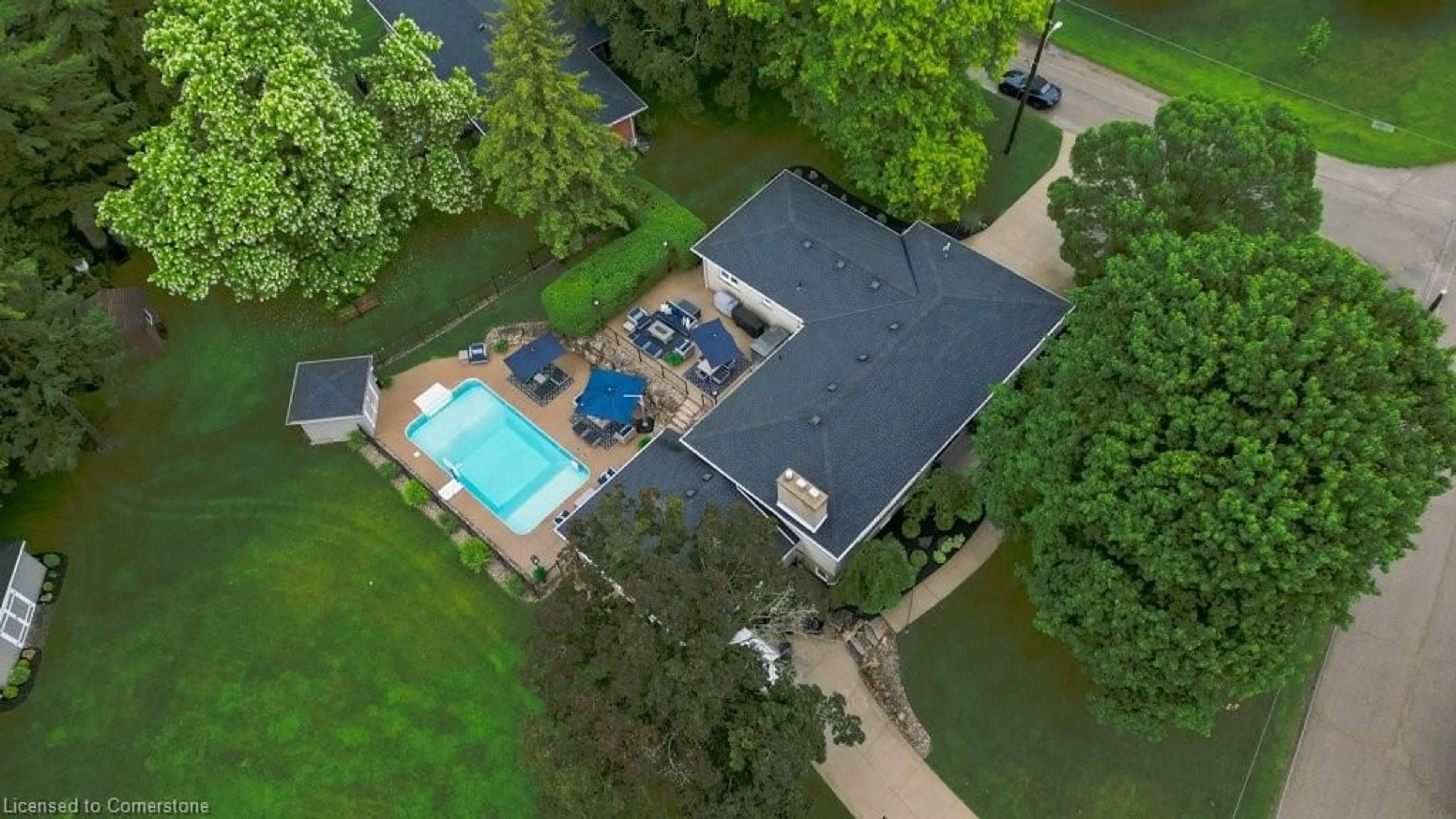 A pic from outside/outdoor area/front of a property/back of a property/a pic from drone, water/lake/river/ocean view for 34 Jackson Cres, Listowel Ontario N4W 1K3
