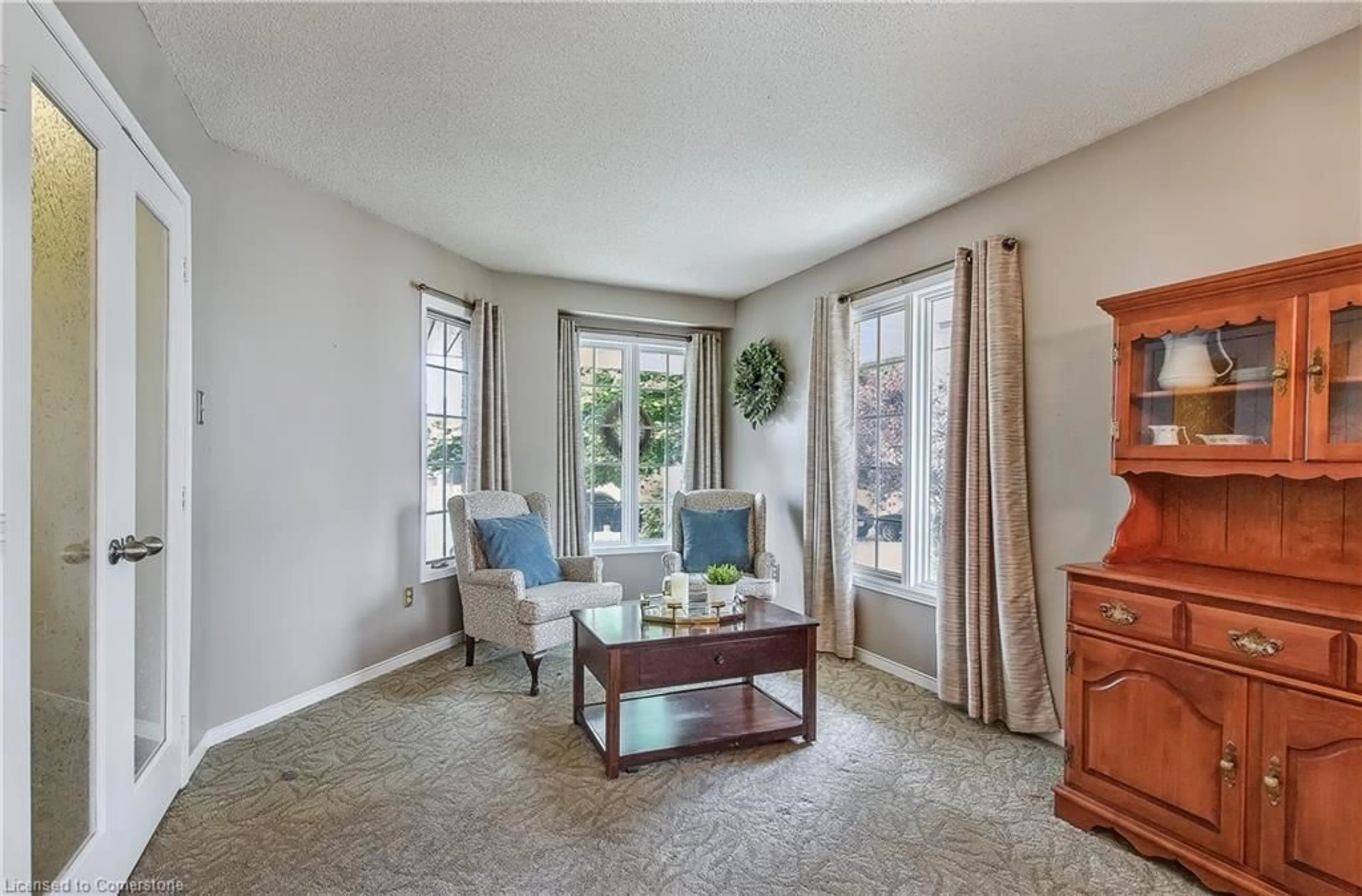 Living room with furniture, unknown for 108 Fairgreen Close, Cambridge Ontario N1T 1T8