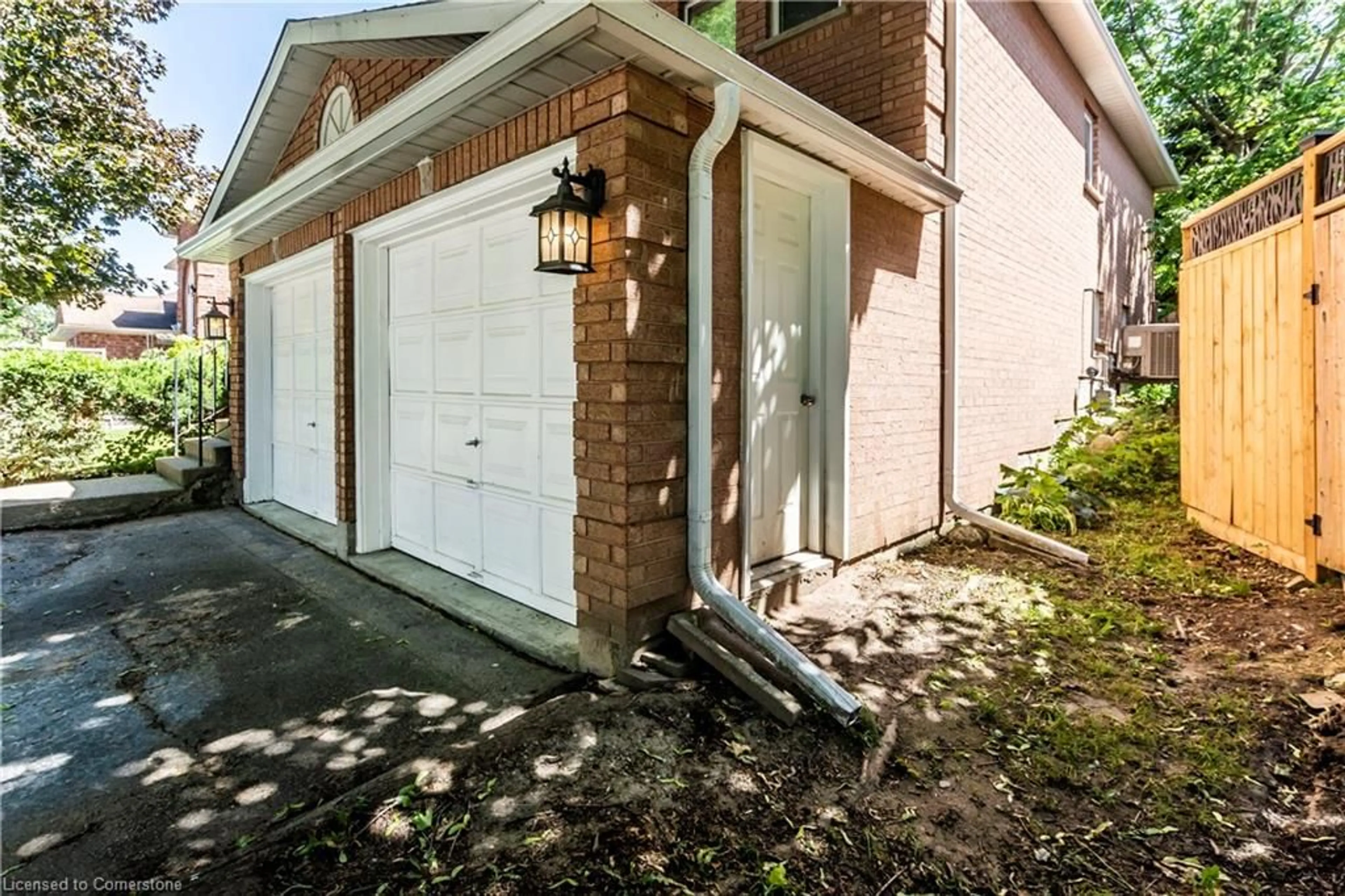 Home with brick exterior material, street for 95 General Dr, Kitchener Ontario N2K 3S7