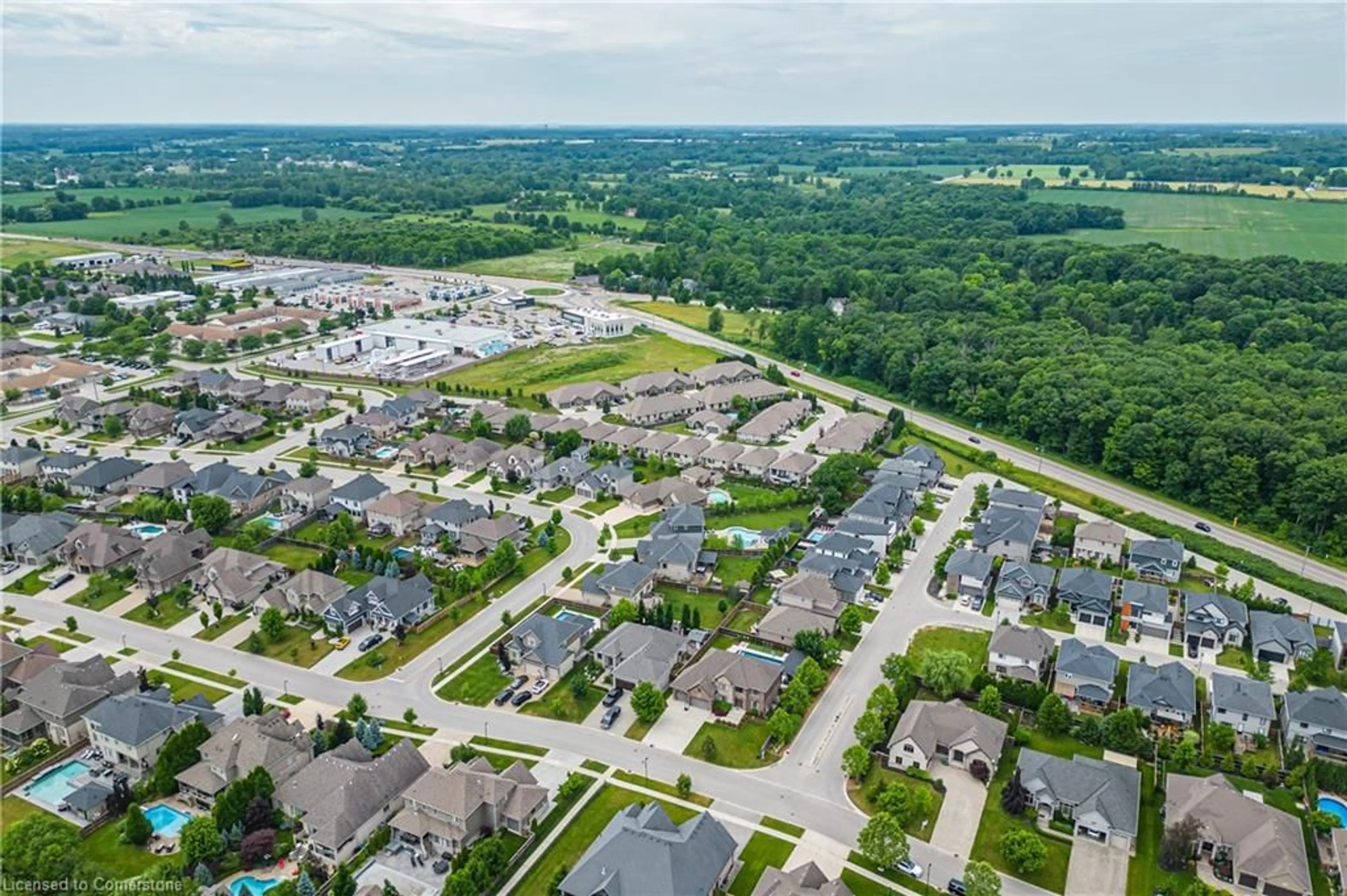 A pic from outside/outdoor area/front of a property/back of a property/a pic from drone, street for 39 Earlscourt Terr, Komoka Ontario N0L 1R0
