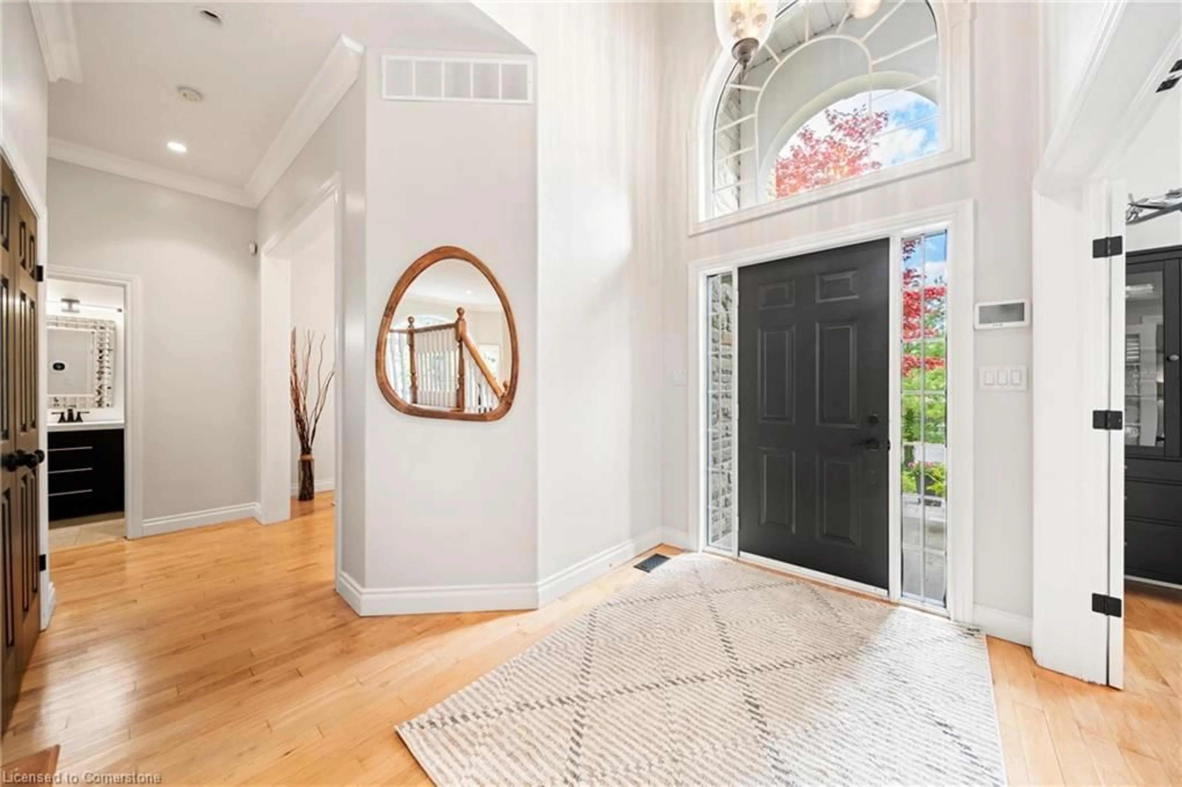 Indoor entryway for 80 Cedarbrook Crt, Cambridge Ontario N1T 1W8
