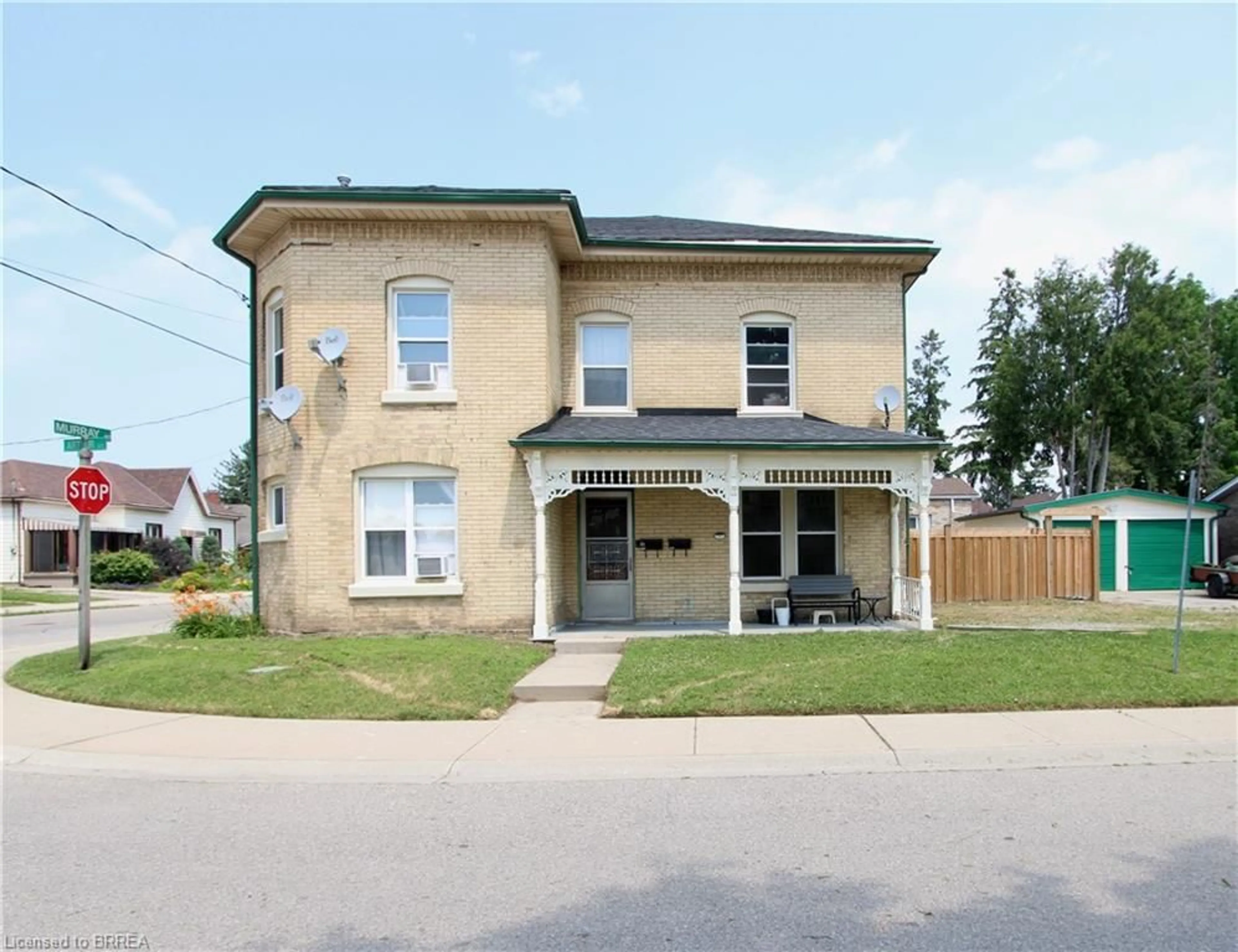 Home with brick exterior material, building for 62 Arthur St, Brantford Ontario N3S 3H8