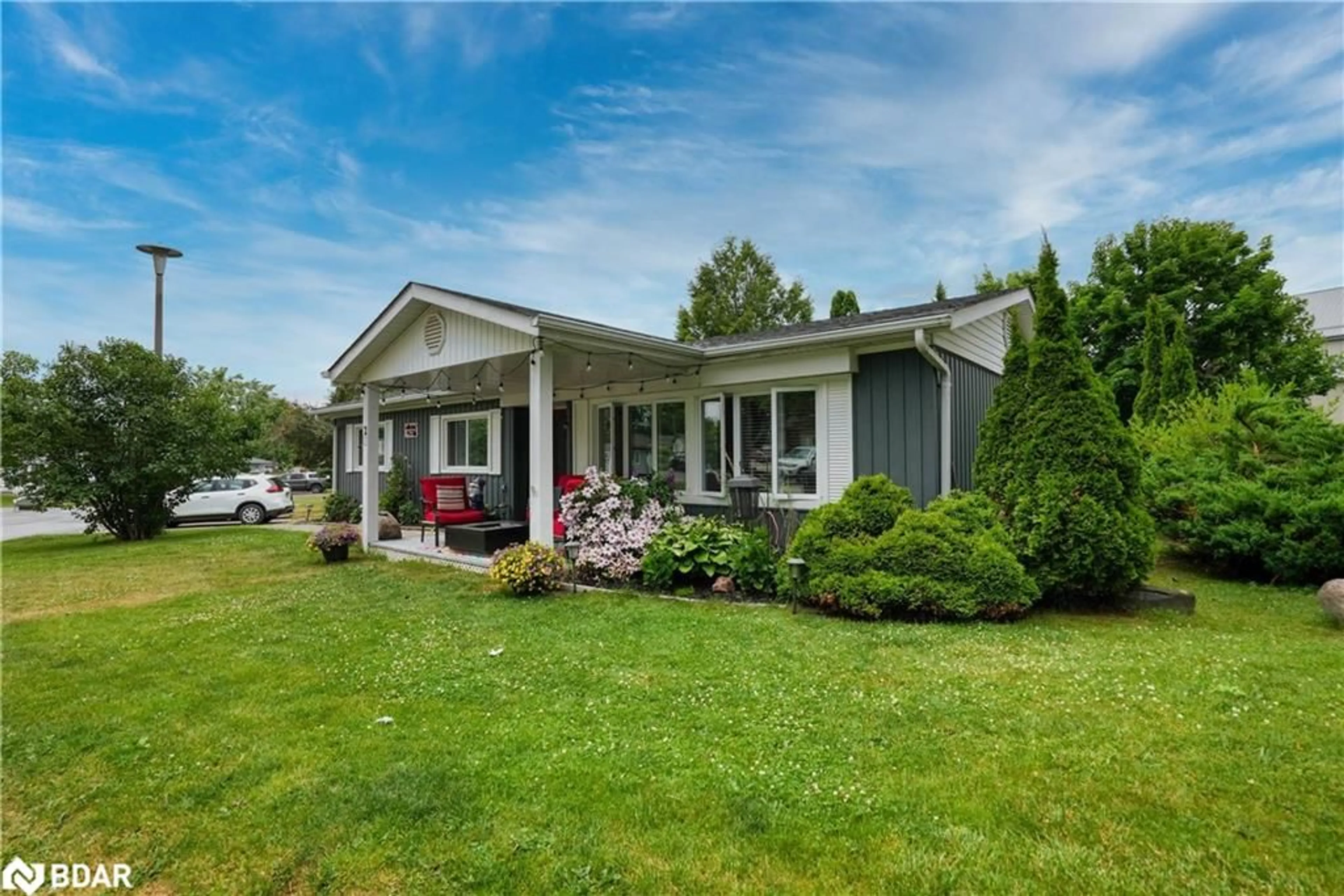 Home with vinyl exterior material, unknown for 2 Nature Trail, Innisfil Ontario L9S 1K7