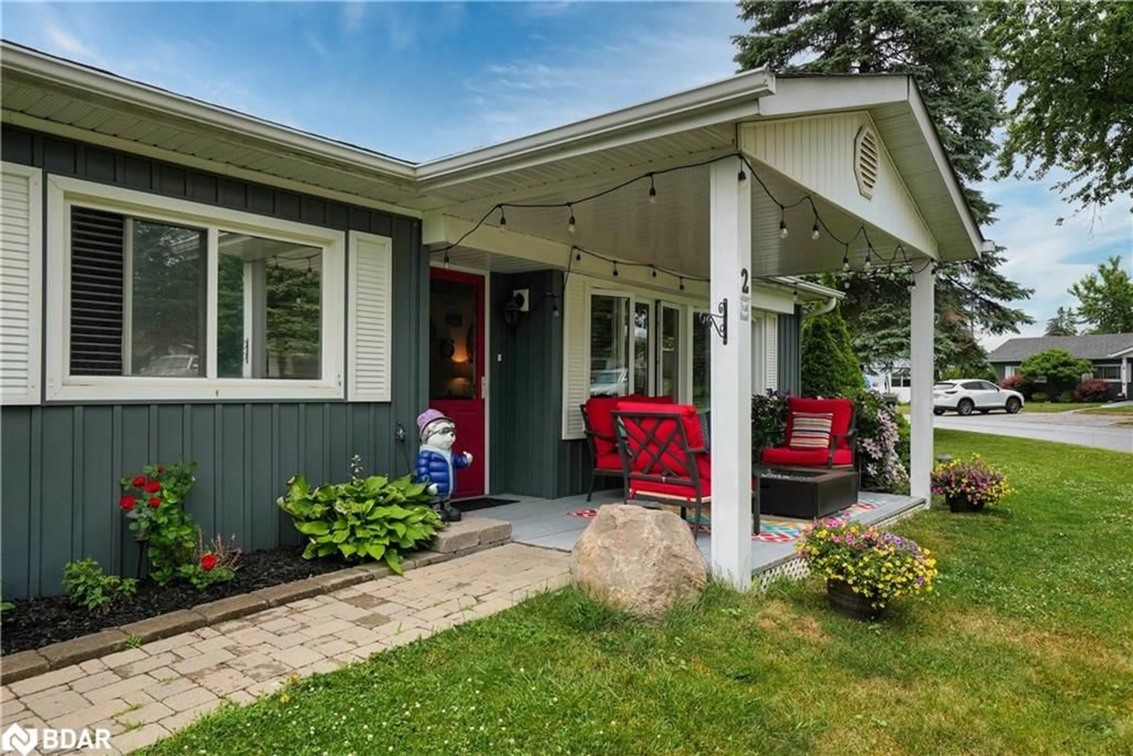 Home with vinyl exterior material, street for 2 Nature Trail, Innisfil Ontario L9S 1K7