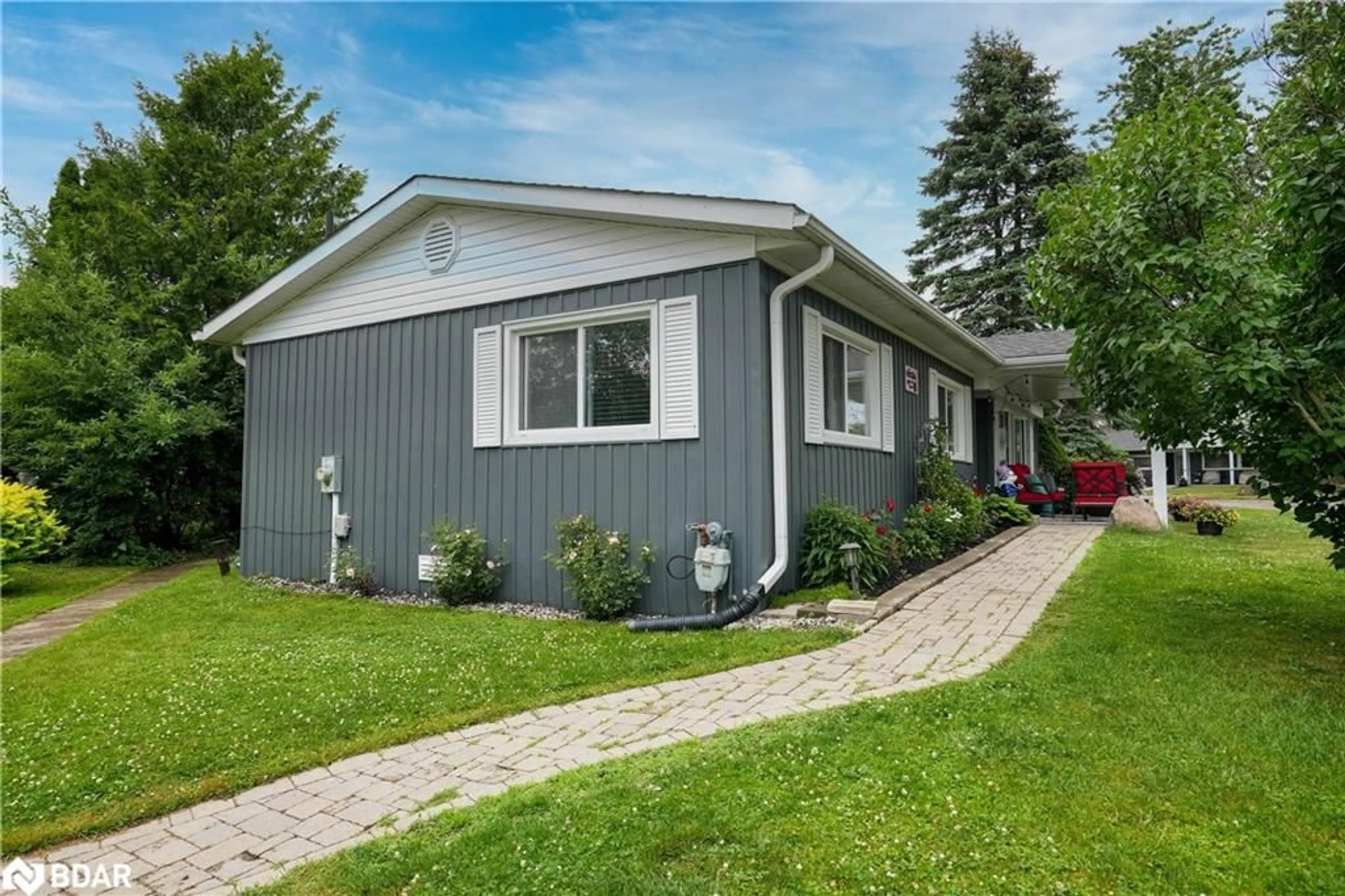 Home with vinyl exterior material, street for 2 Nature Trail, Innisfil Ontario L9S 1K7