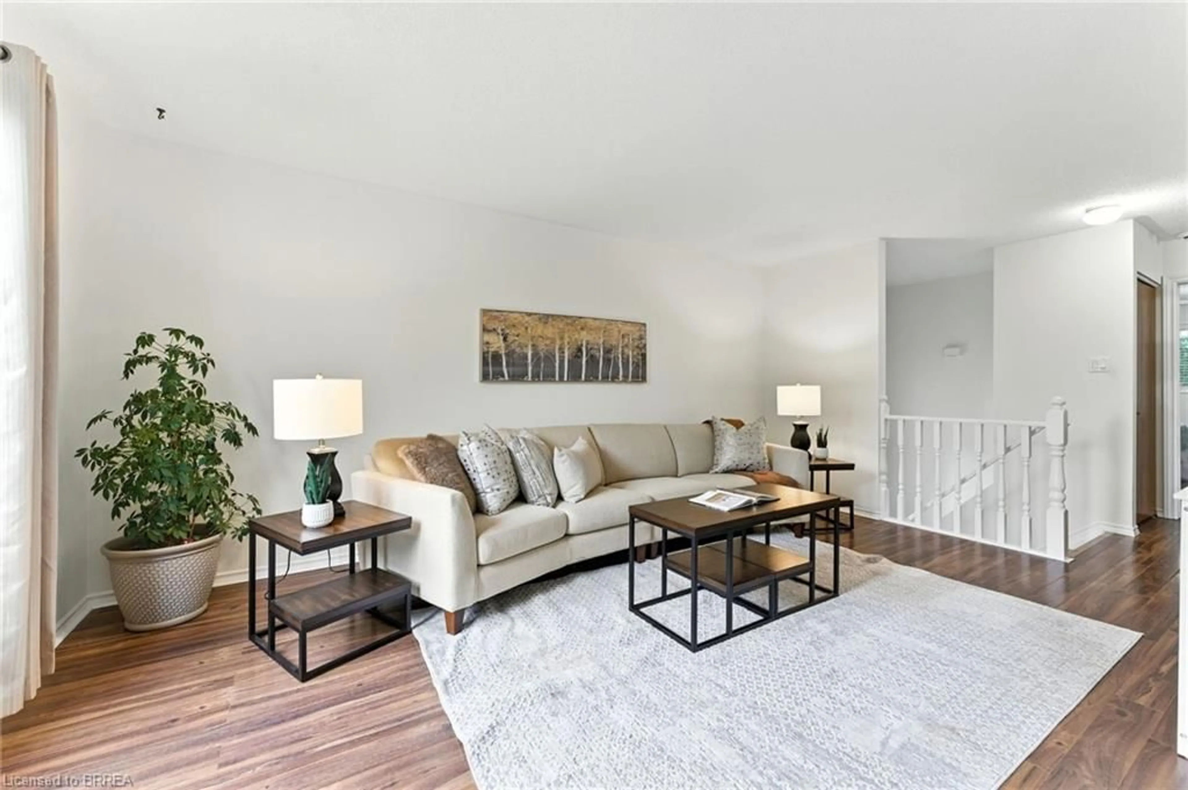 Living room with furniture, unknown for 4 Branlyn Cres, Brantford Ontario N3P 2A2