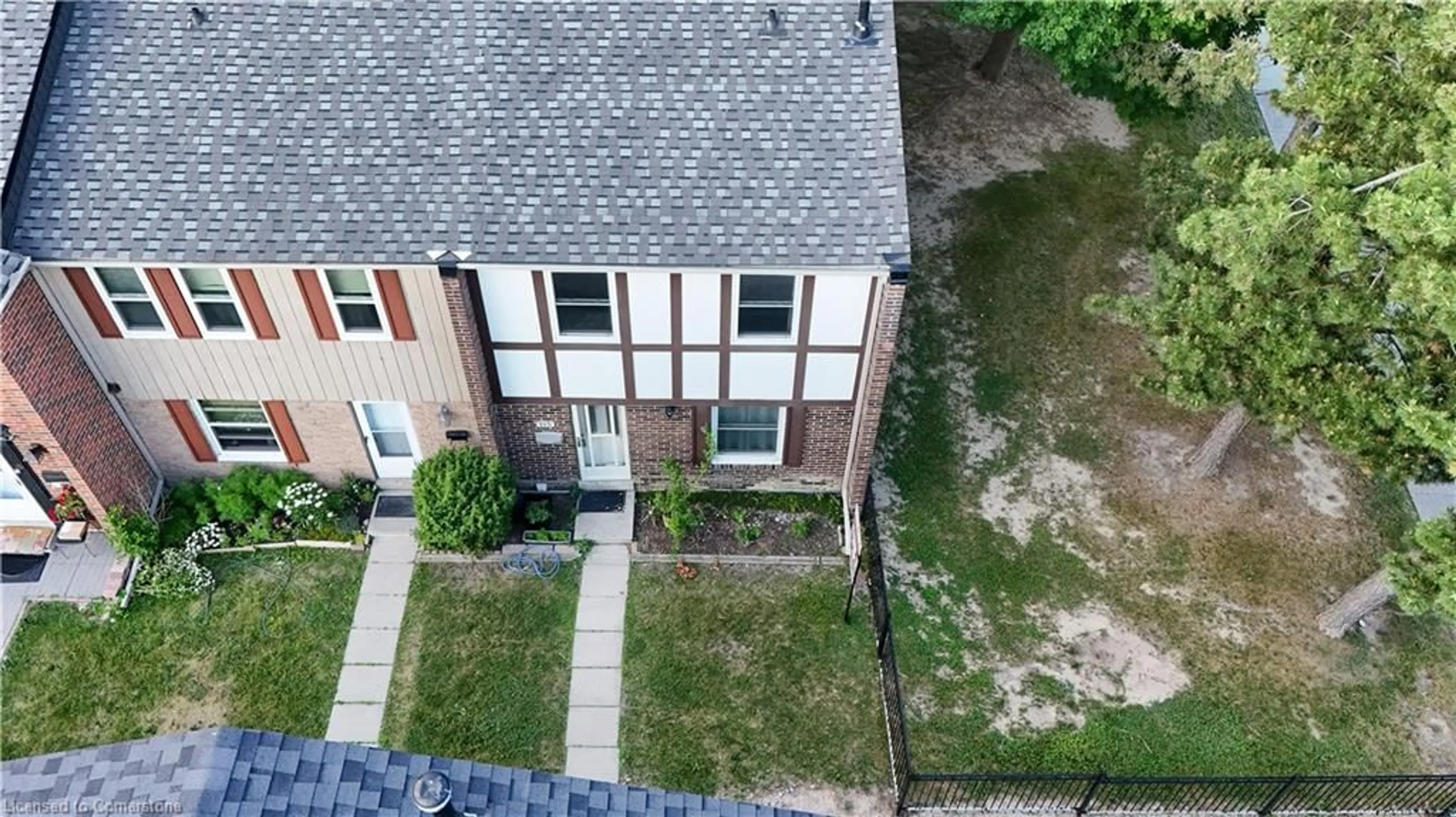 A pic from outside/outdoor area/front of a property/back of a property/a pic from drone, unknown for 900 Centralpark Dr #115, Brampton Ontario L6S 3J6