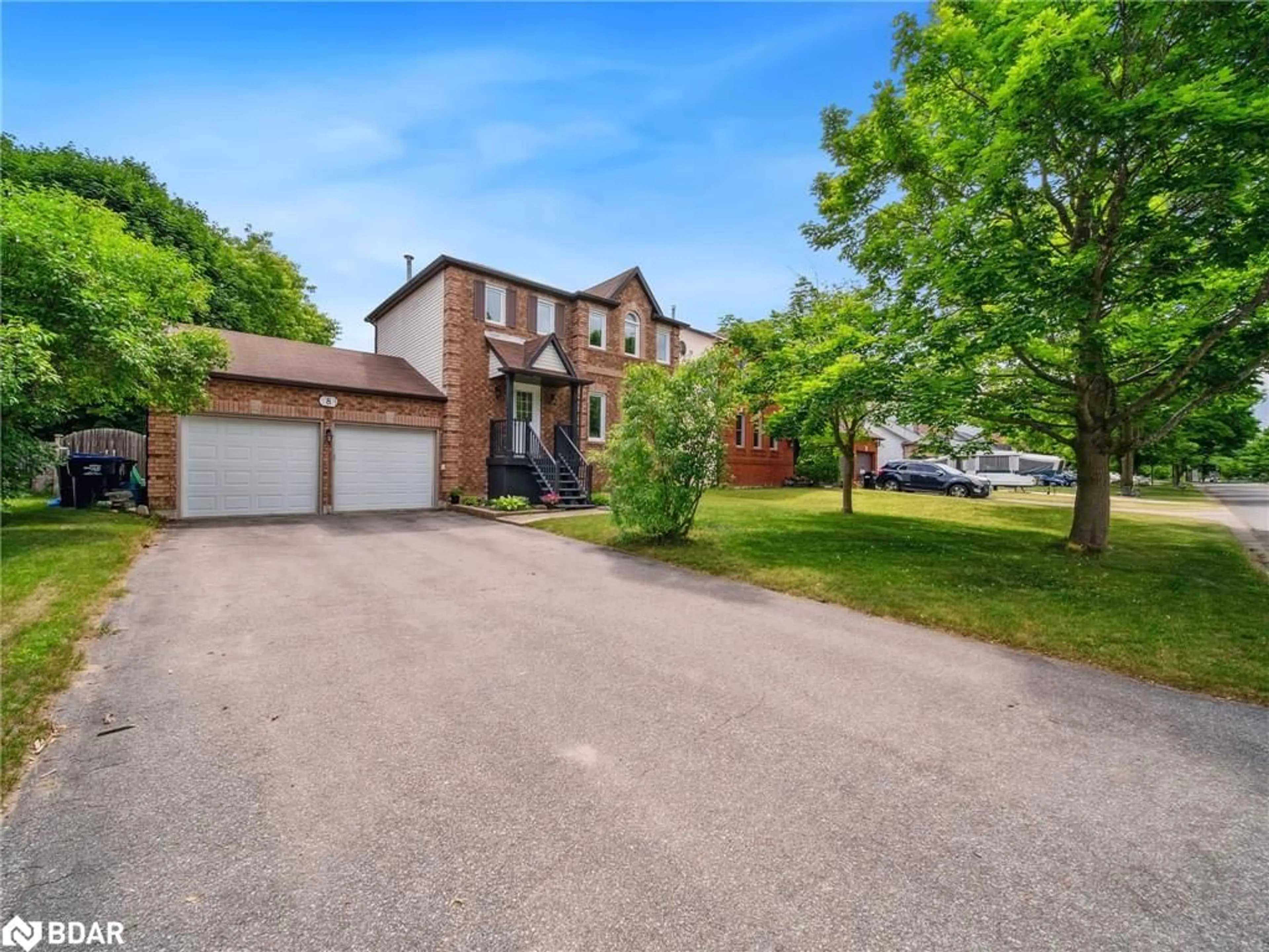 A pic from outside/outdoor area/front of a property/back of a property/a pic from drone, street for 8 Darren Dr, Essa Ontario L0M 1B3