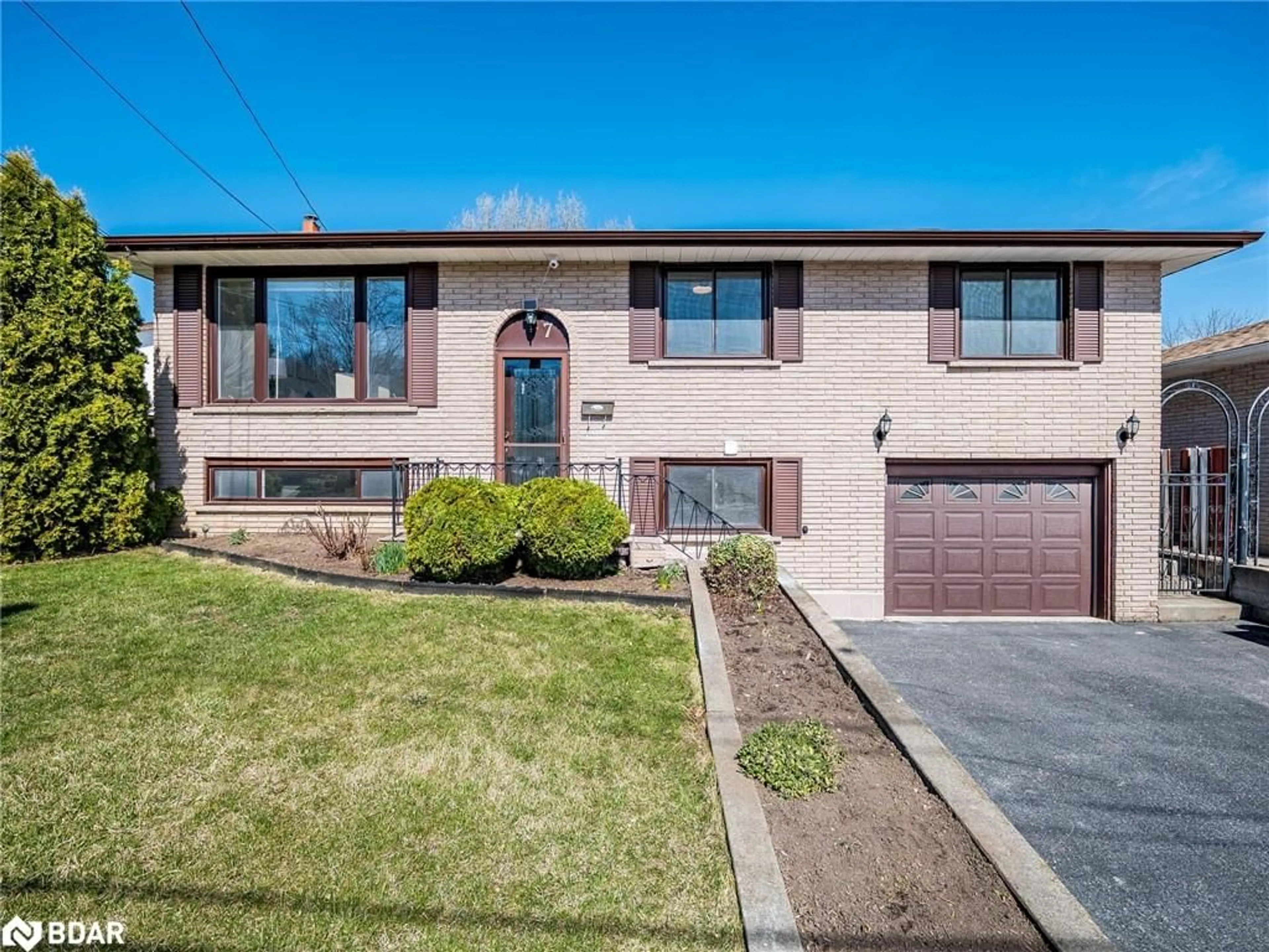 Home with brick exterior material, street for 7 Capilano Dr, Hamilton Ontario L8K 6A4