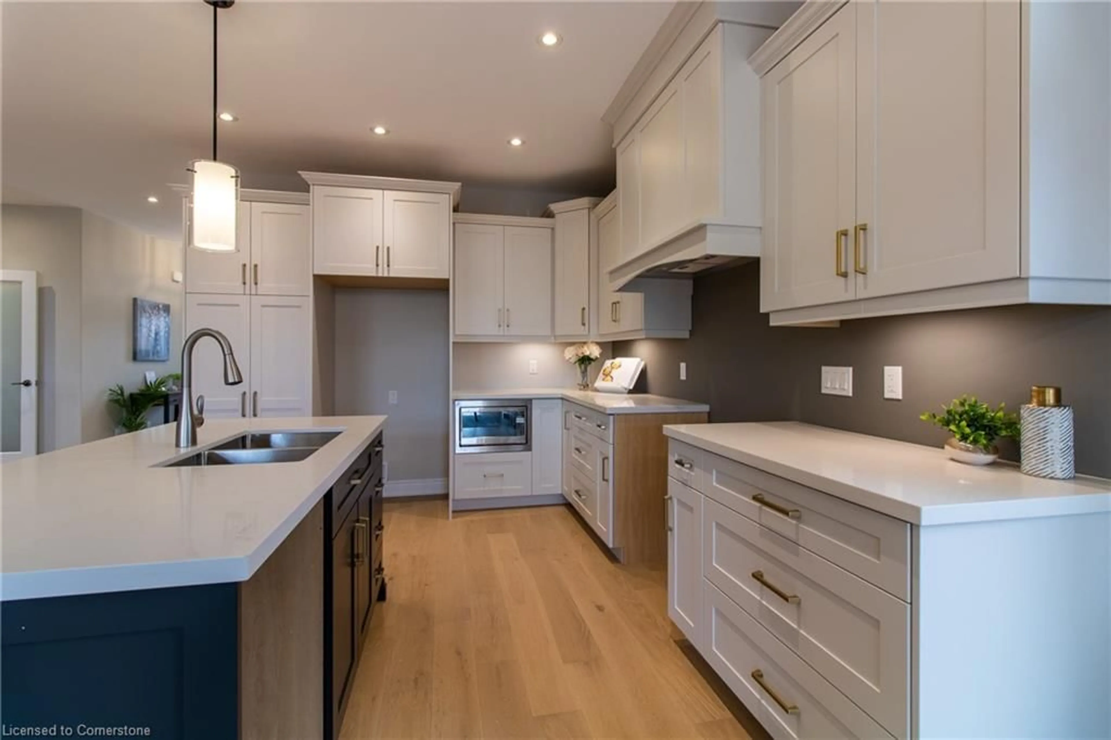 Open concept kitchen, unknown for 82 Duchess Dr, Delhi Ontario N4B 0B3