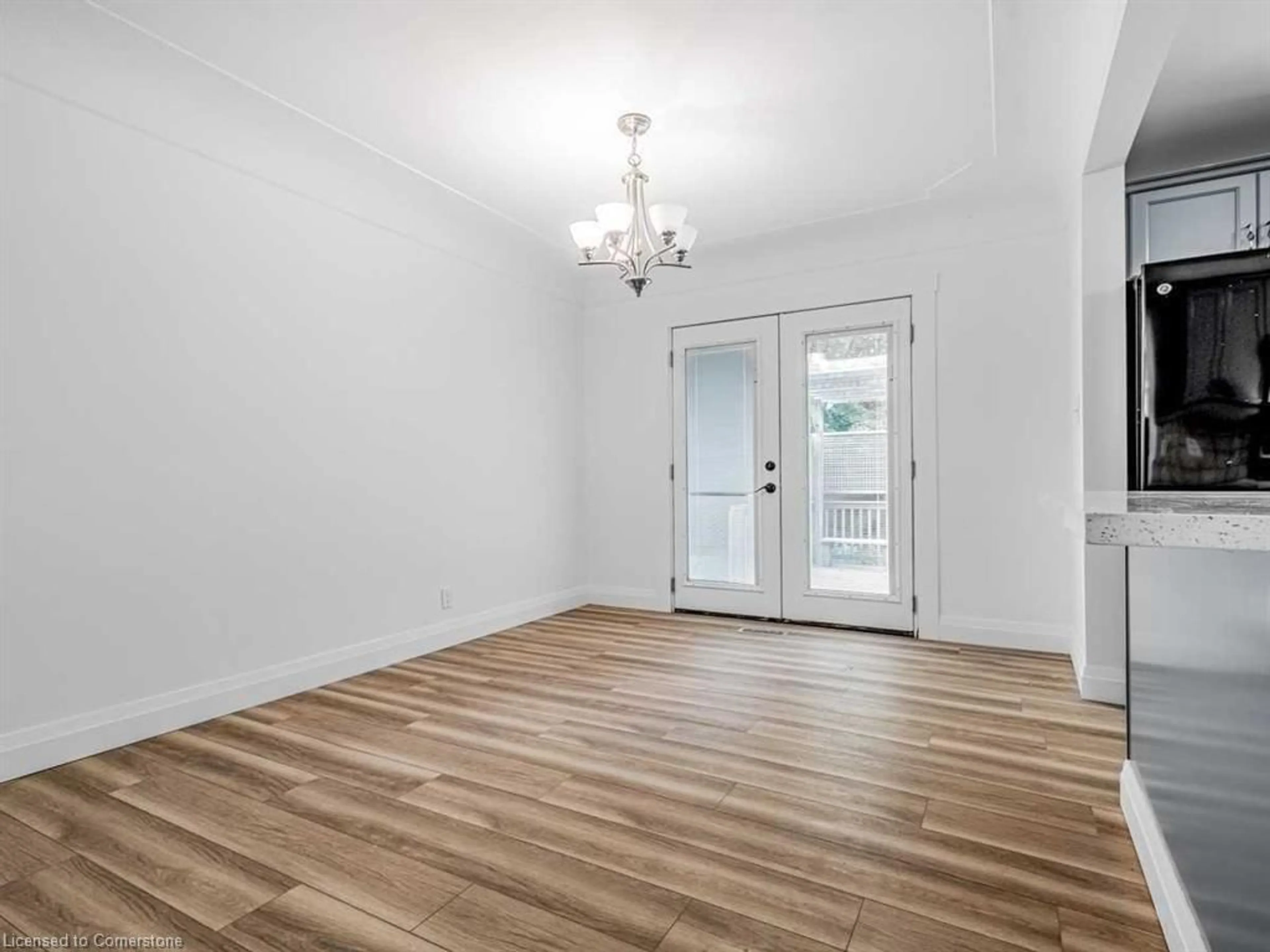 Indoor entryway for 15 Miller Dr, Ancaster Ontario L9G 2H9