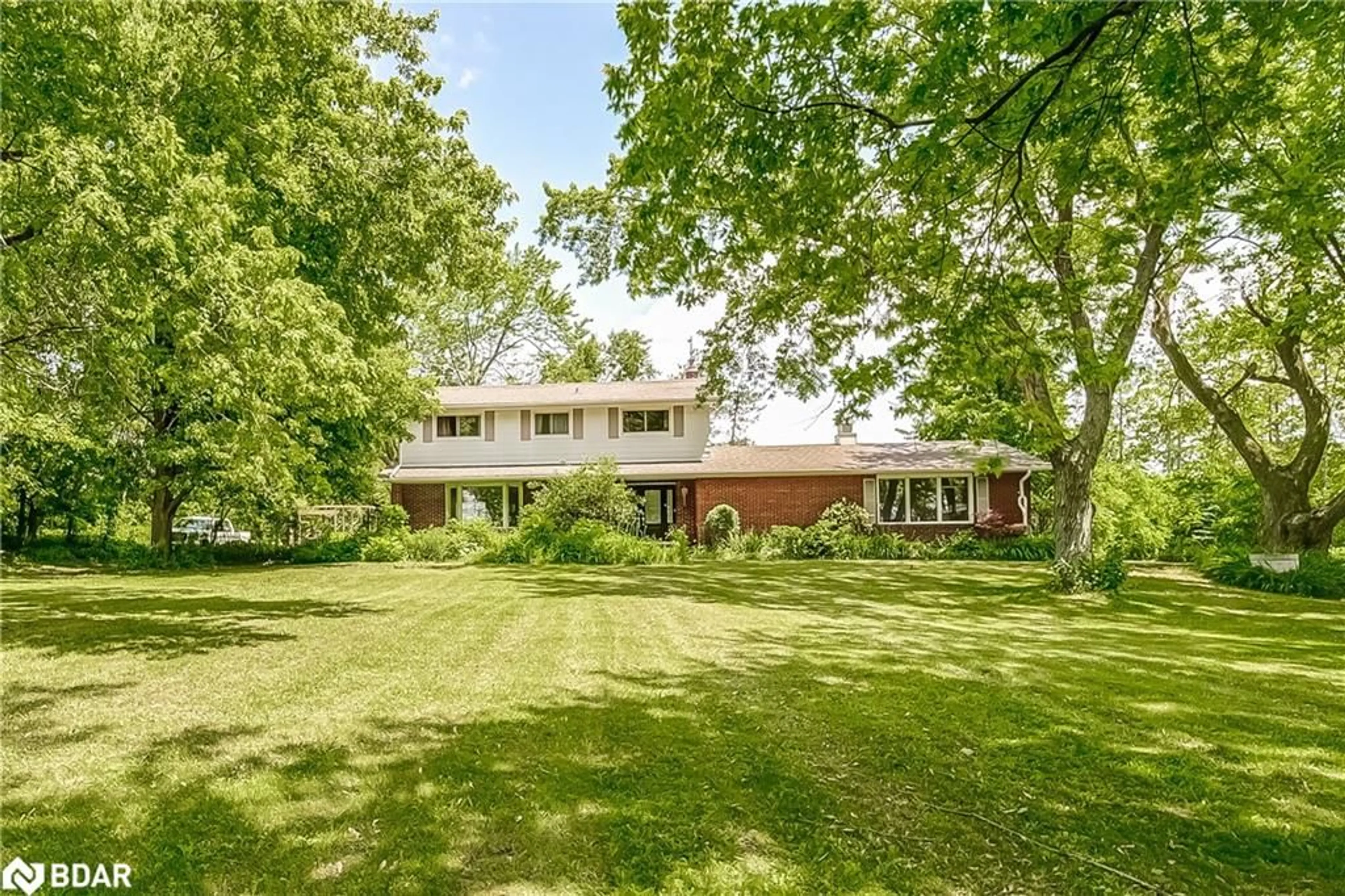 A pic from outside/outdoor area/front of a property/back of a property/a pic from drone, street for 15809 Dufferin St, King Ontario L7B 1K5