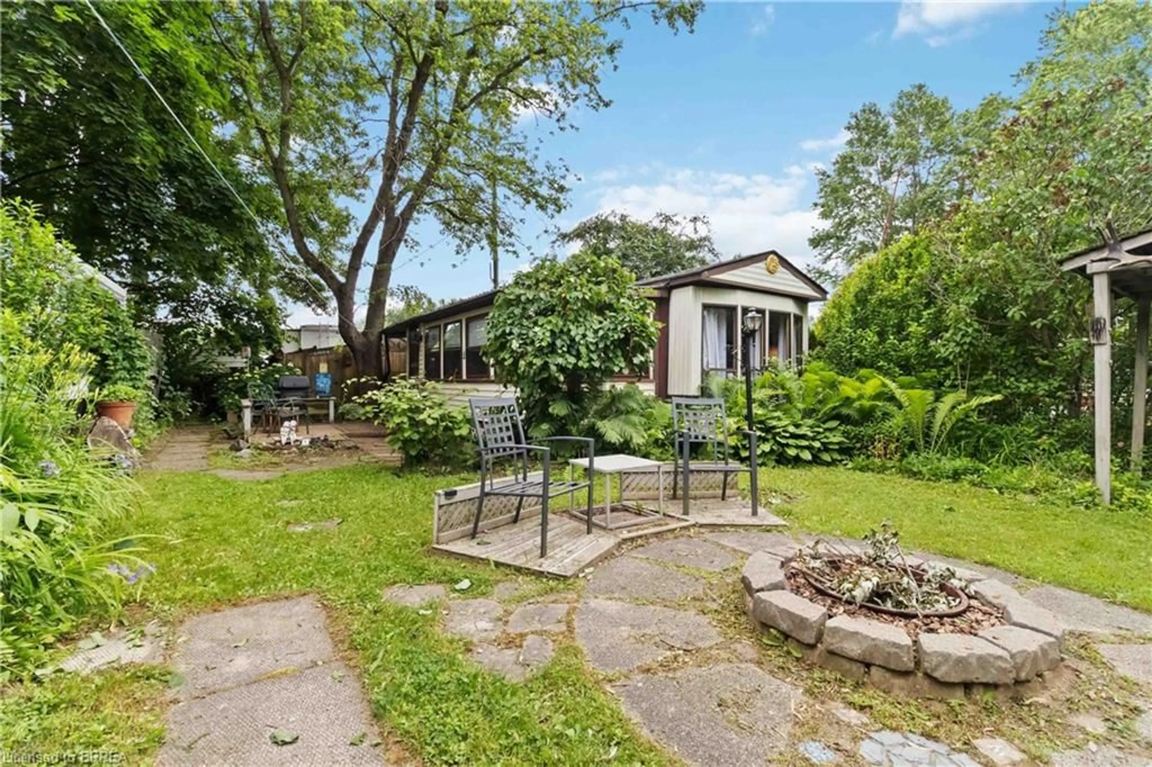 Patio, street for 137 SIXTH Concession, Burford Ontario N0E 1A0