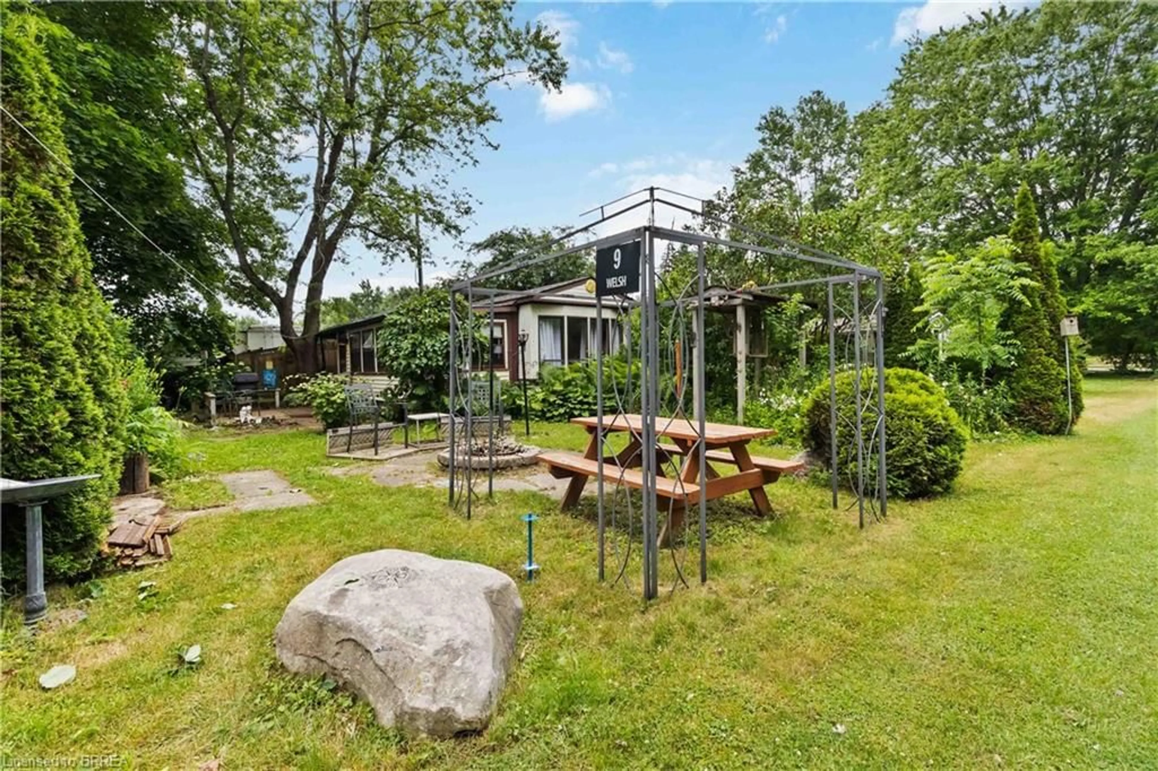 Patio, unknown for 137 SIXTH Concession, Burford Ontario N0E 1A0