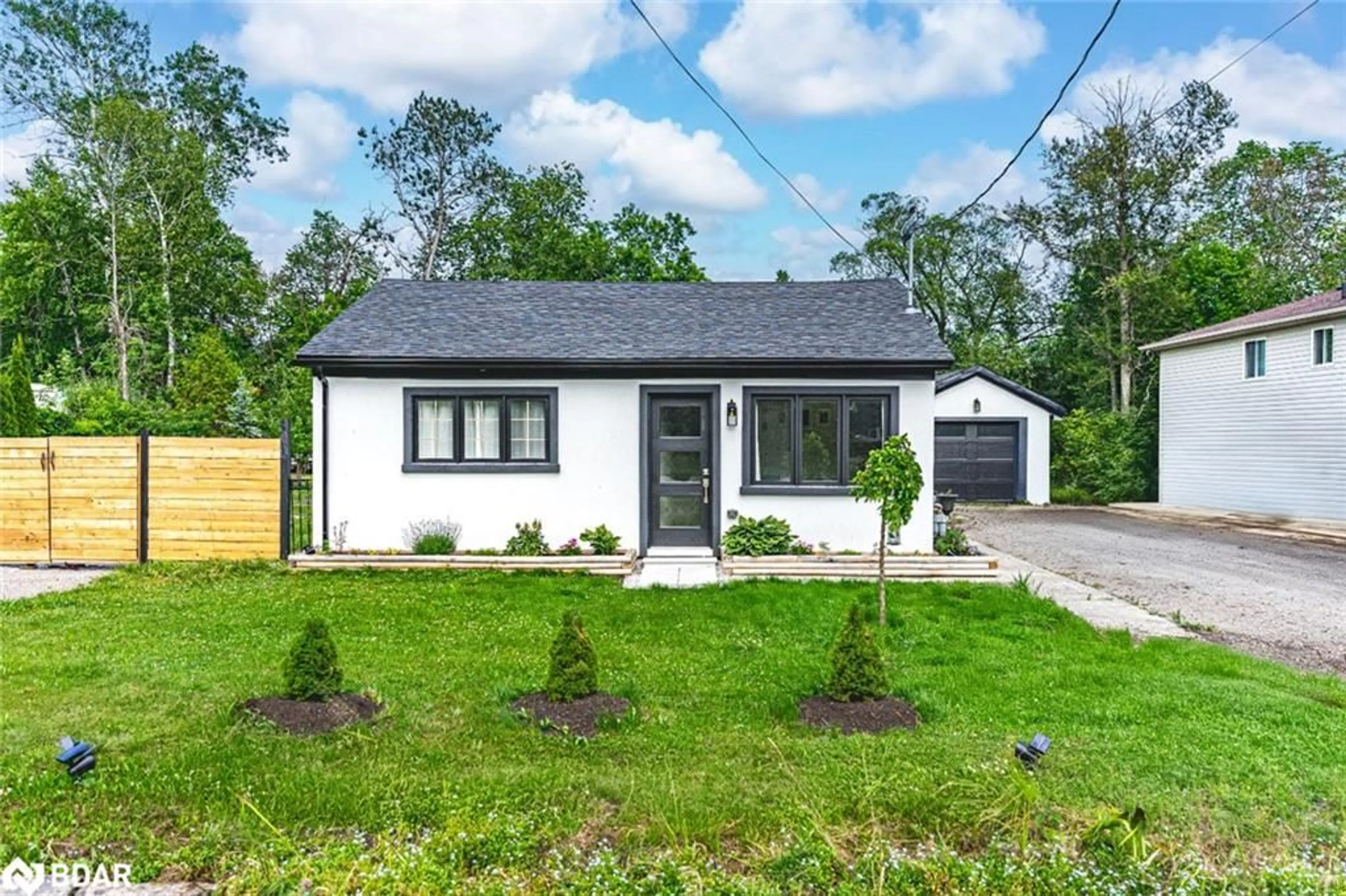 Unknown for 1011 Gilmore Ave, Lefroy Ontario L0L 1W0