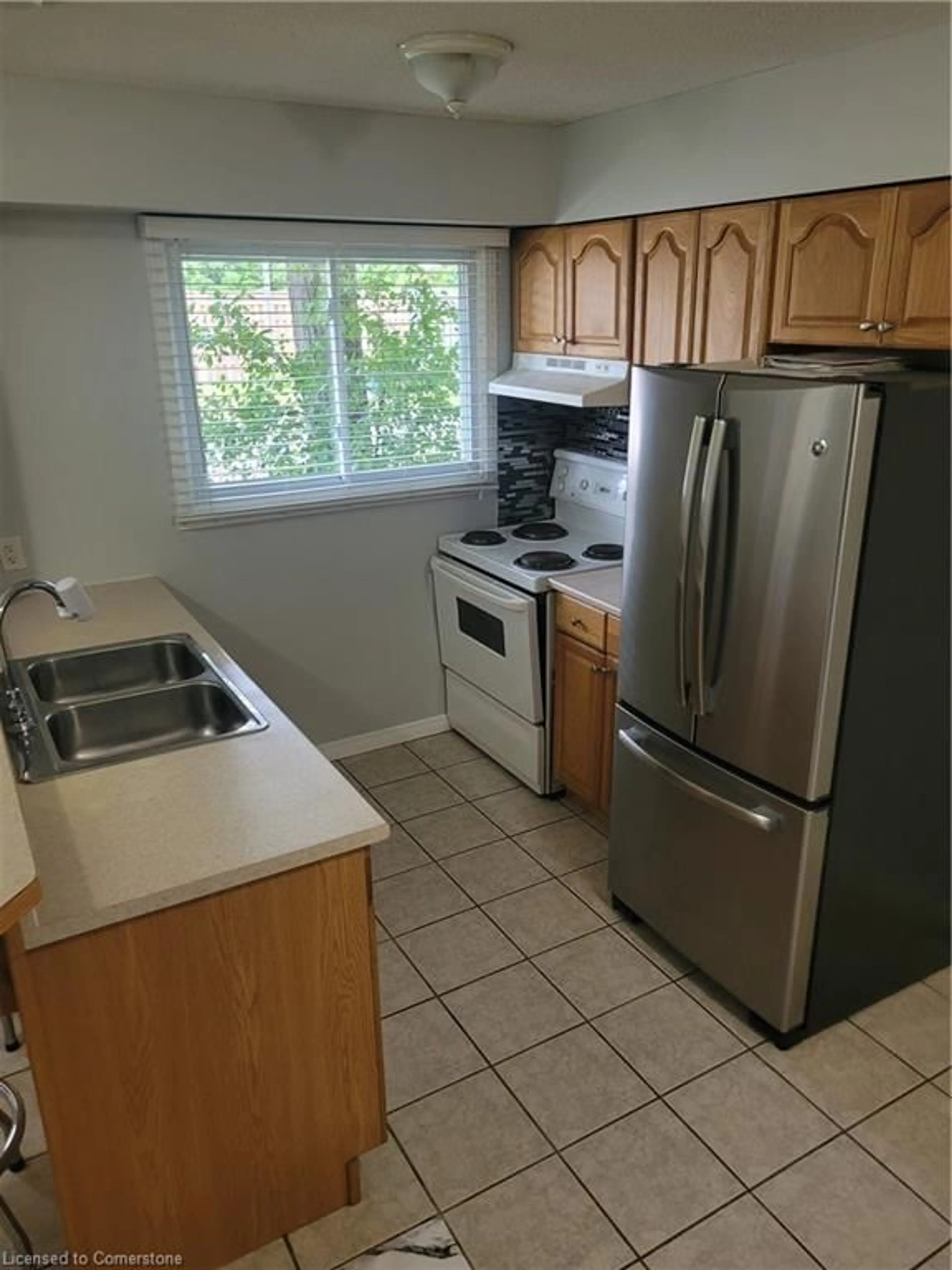 Standard kitchen, unknown for 211 Veronica Dr #10, Kitchener Ontario N2A 2R8
