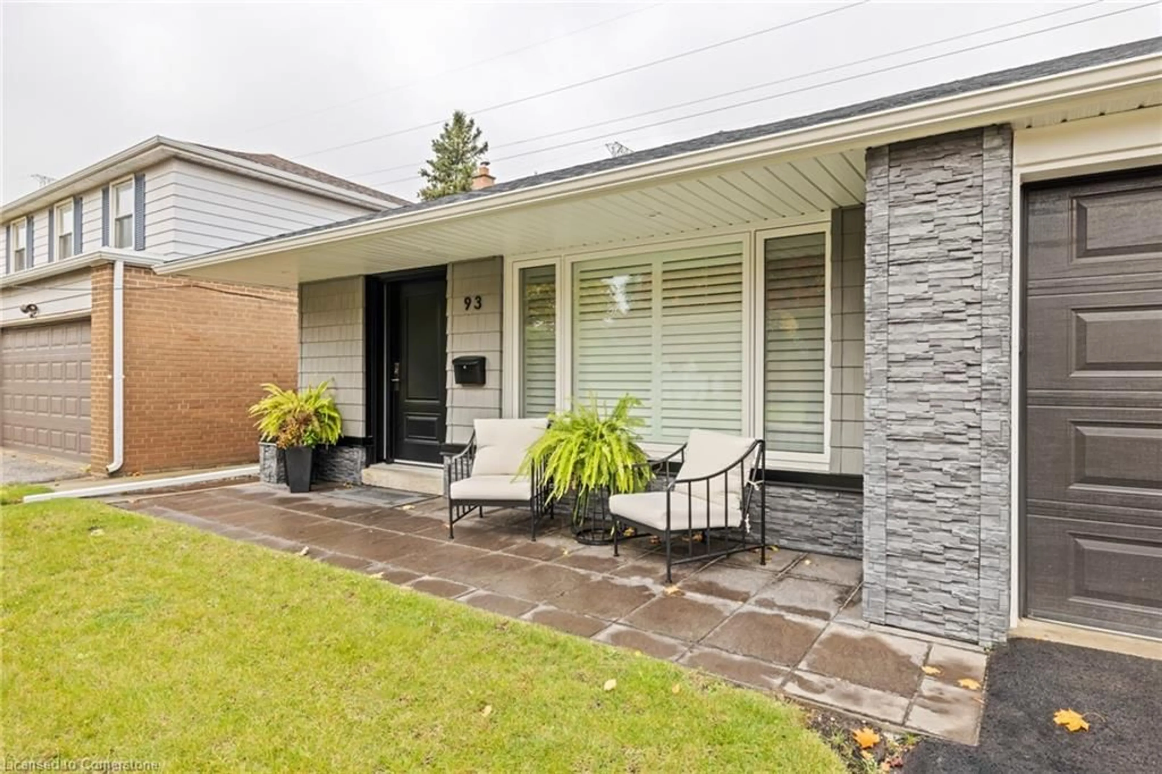 Patio, street for 93 Willowridge Rd, Etobicoke Ontario M9R 3Z5