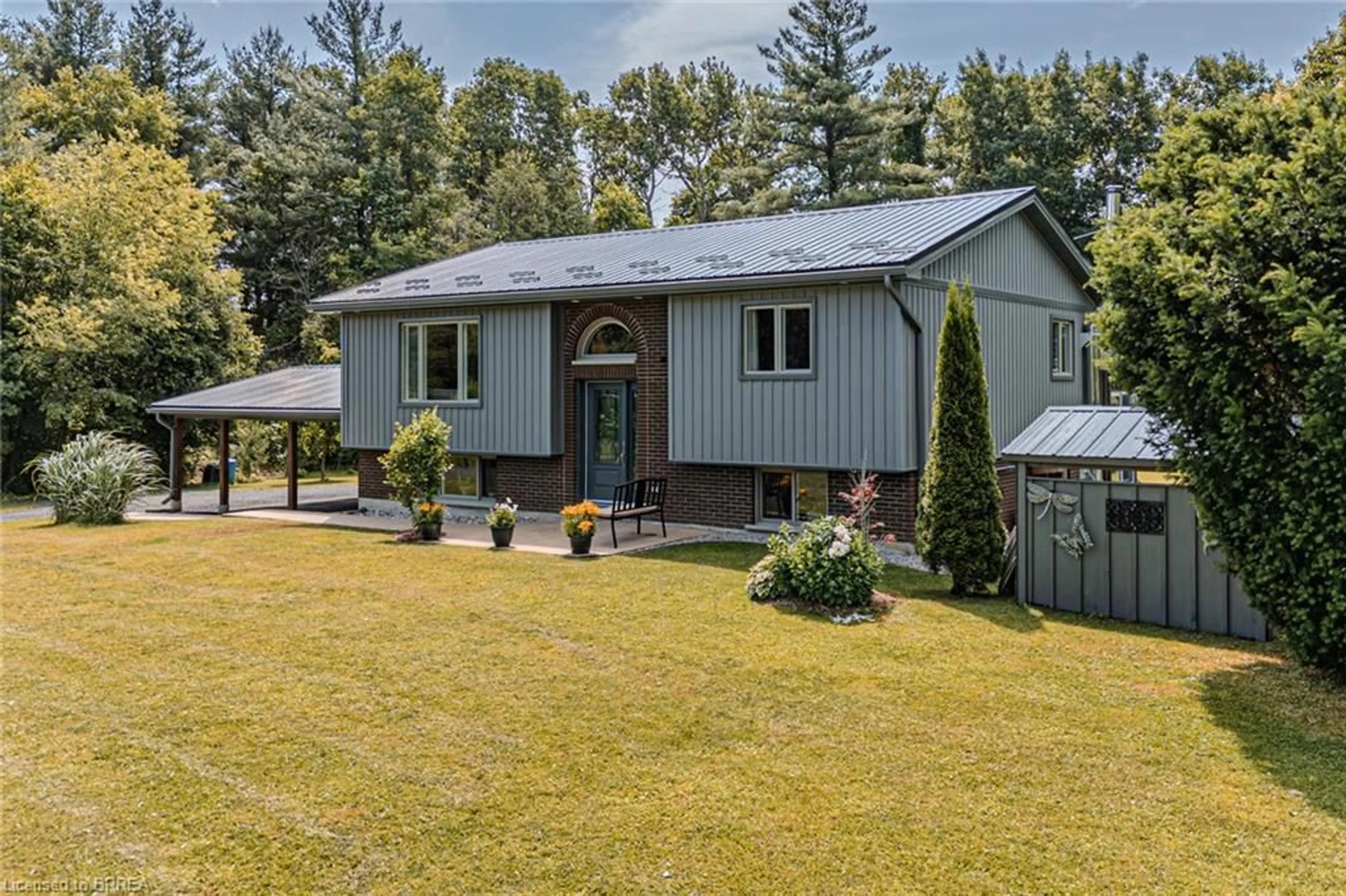 A pic from outside/outdoor area/front of a property/back of a property/a pic from drone, unknown for 760 Concession 10 Townsend, Waterford Ontario N0E 1Y0
