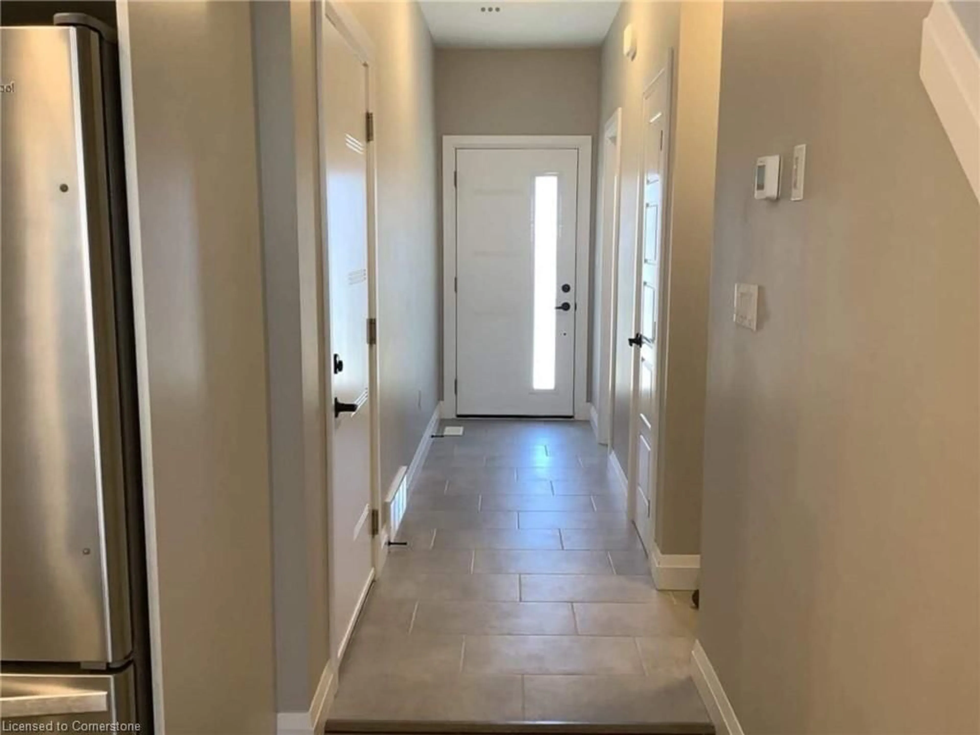 Indoor entryway for 360 Quarter Tline #605, Tillsonburg Ontario N4G 0H7