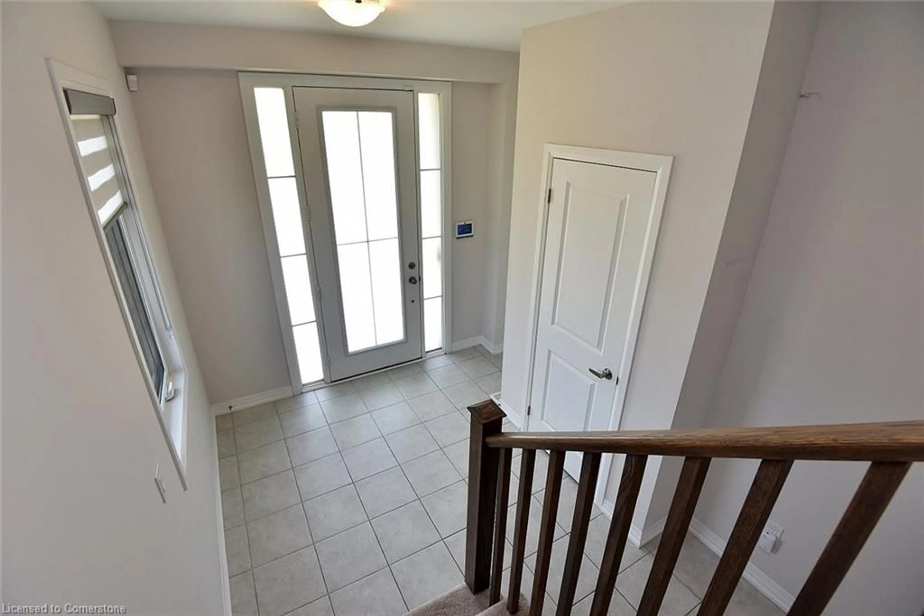 Indoor entryway for 295 Provident Way, Mount Hope Ontario L0R 1W0