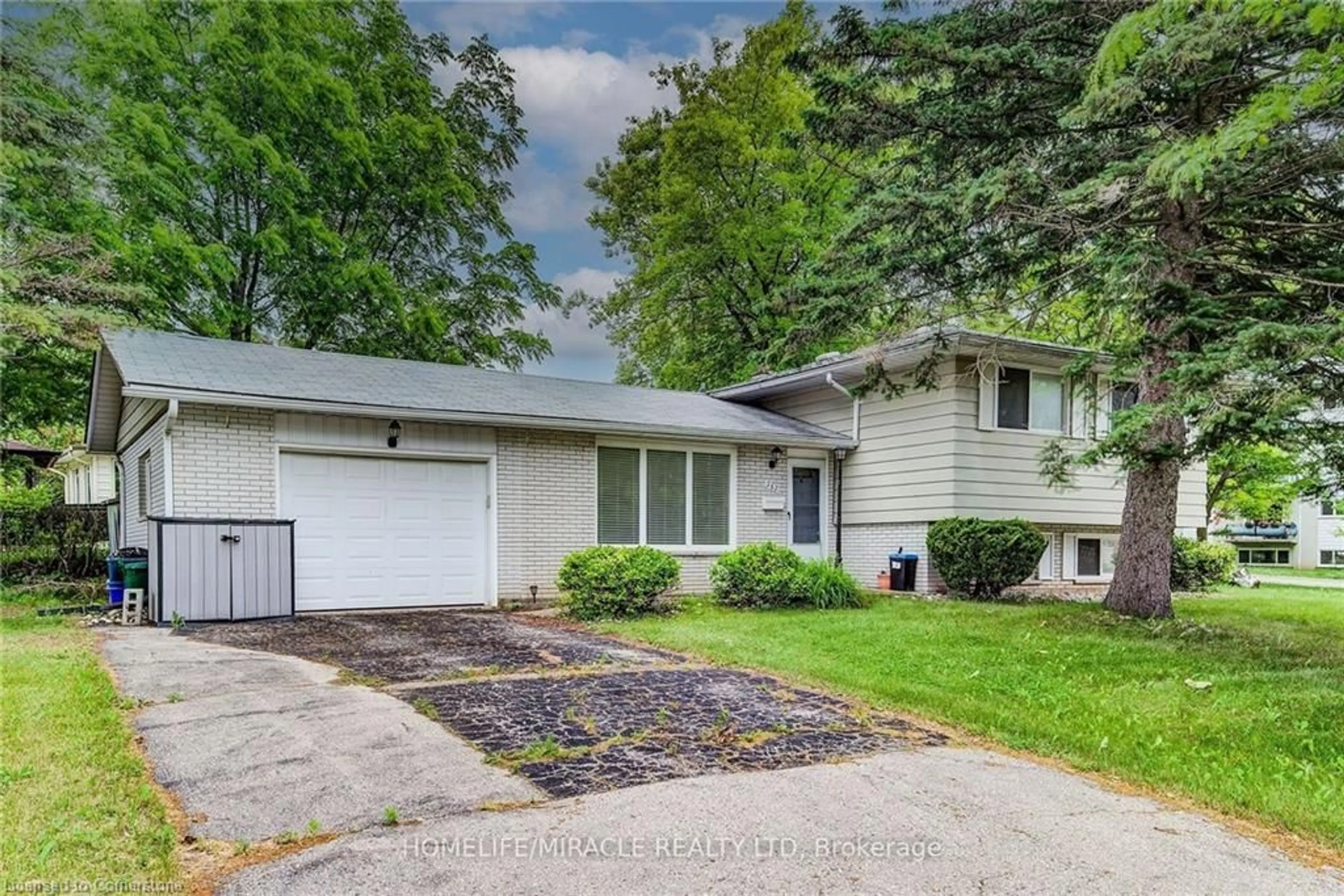 Home with vinyl exterior material, street for 262 Northcrest Pl, Waterloo Ontario N2J 3X5