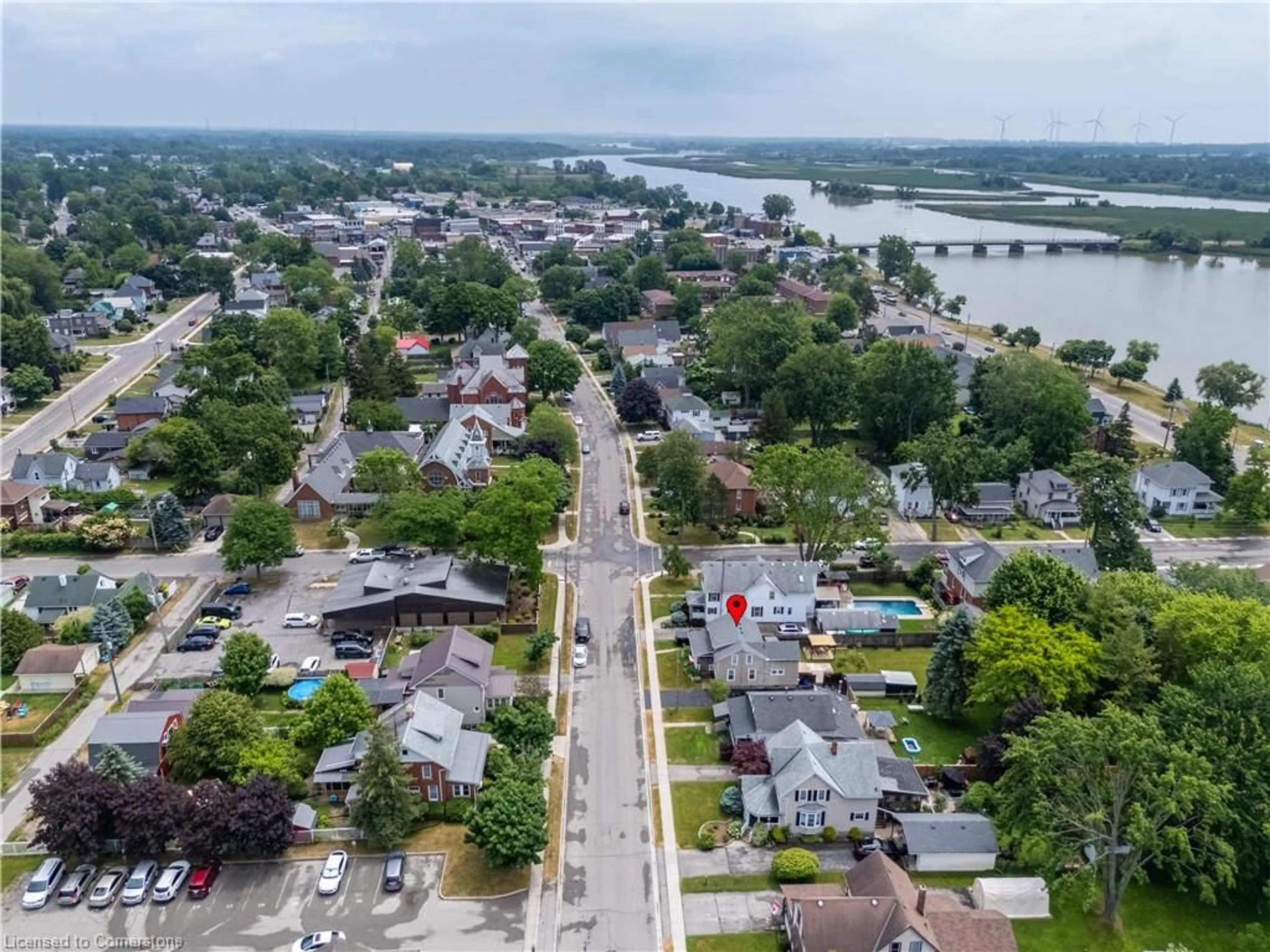 A pic from outside/outdoor area/front of a property/back of a property/a pic from drone, water/lake/river/ocean view for 308 Lock St, Dunnville Ontario N1A 1V5