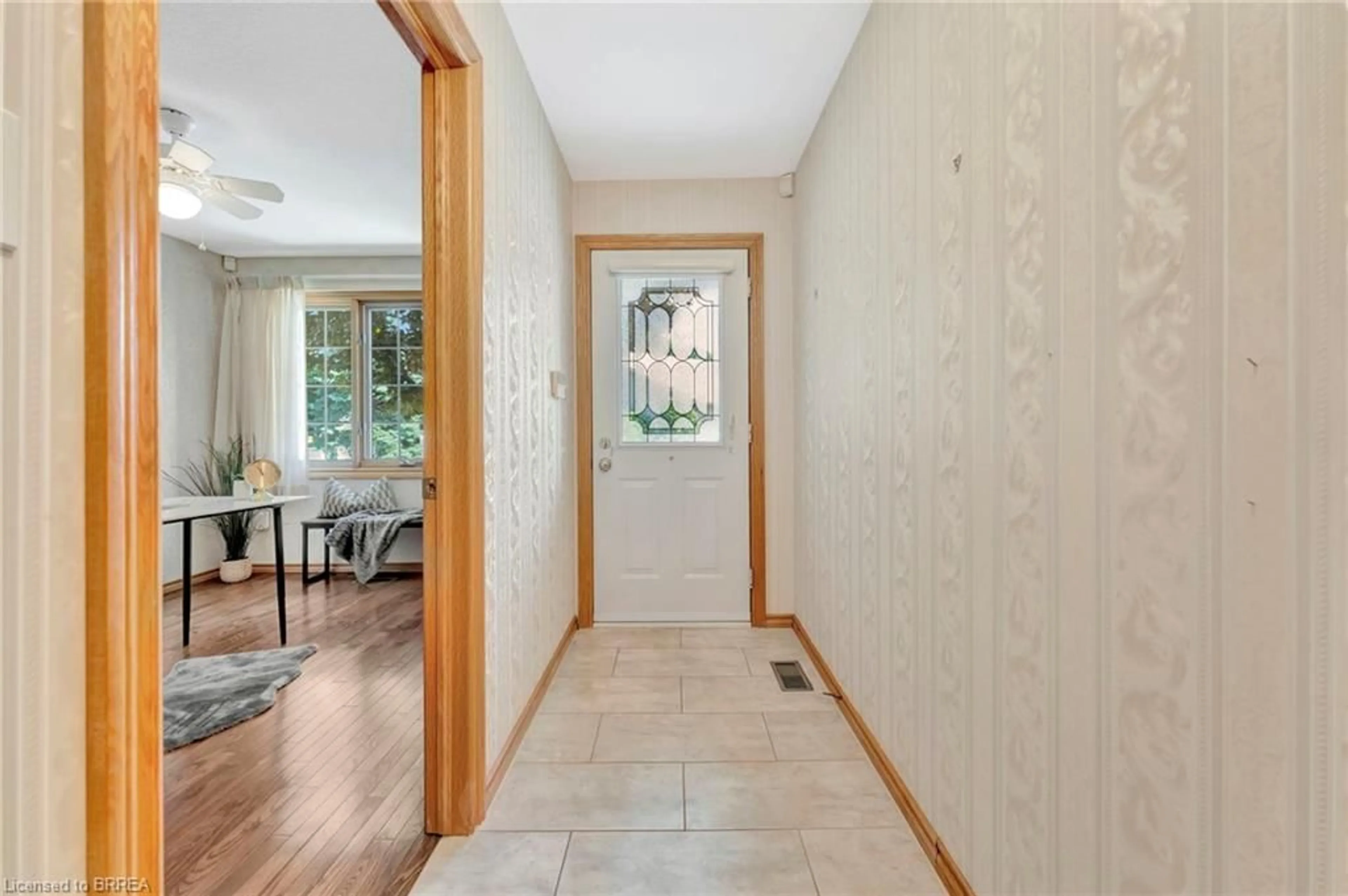 Indoor entryway for 24 Griffiths Dr #3, Paris Ontario N3L 4C5
