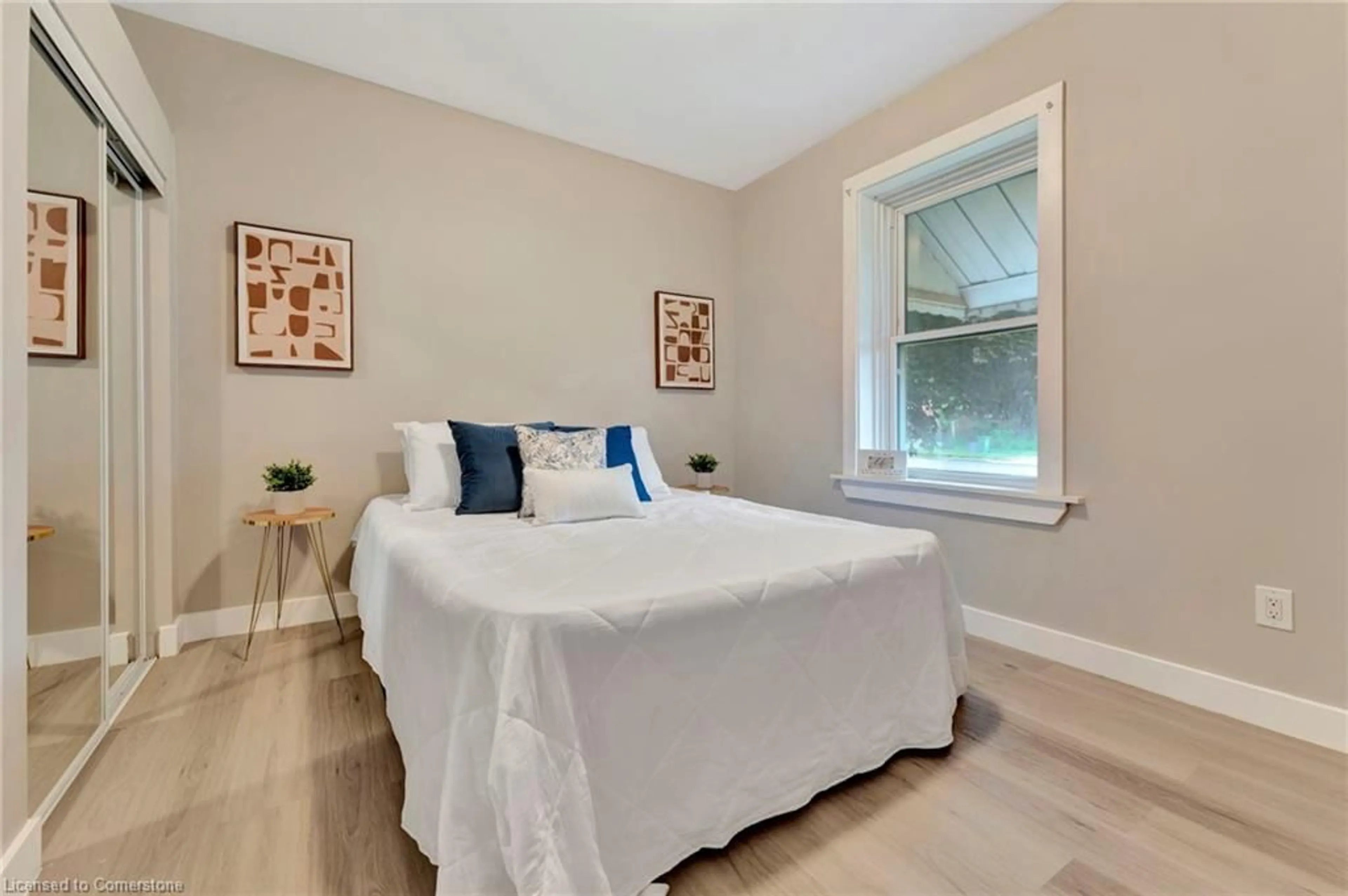 Bedroom with bed, unknown for 462 Upper Wellington St, Hamilton Ontario L9A 3P4