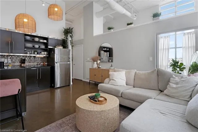 Additional property image - 410 King St Unit 413