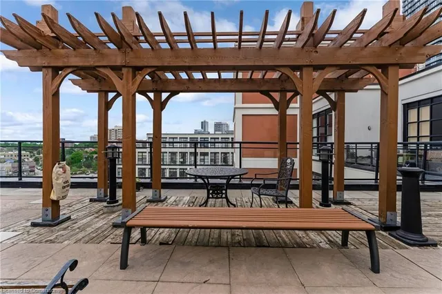 Additional property image - 410 King St Unit 413