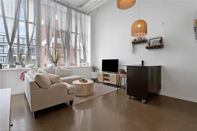 Additional property image - 410 King St Unit 413