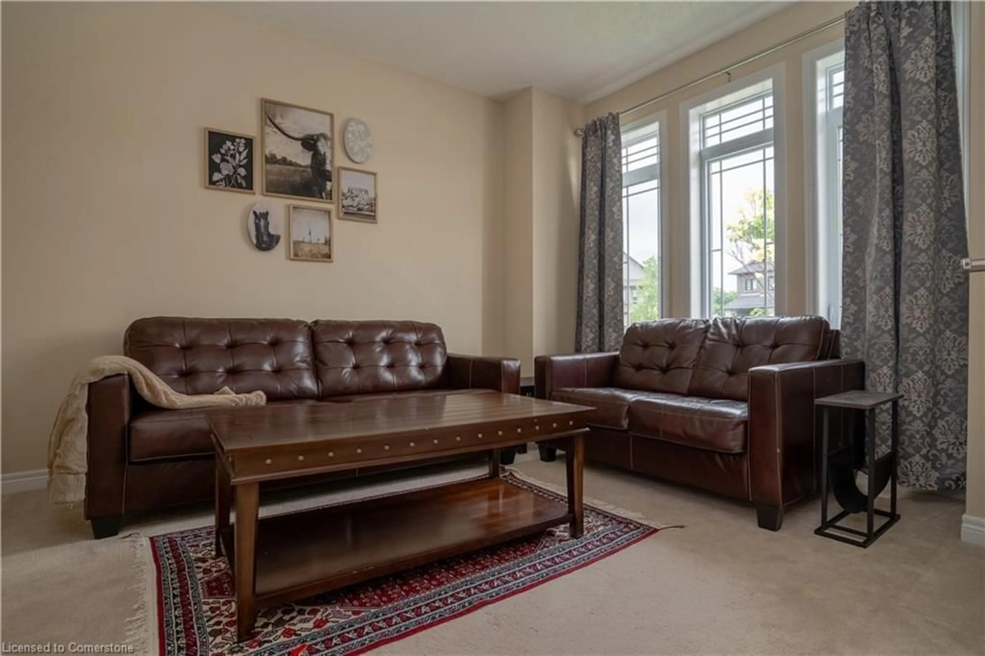 Living room with furniture, unknown for 792 Snowberry Crt, Waterloo Ontario N2V 0E7